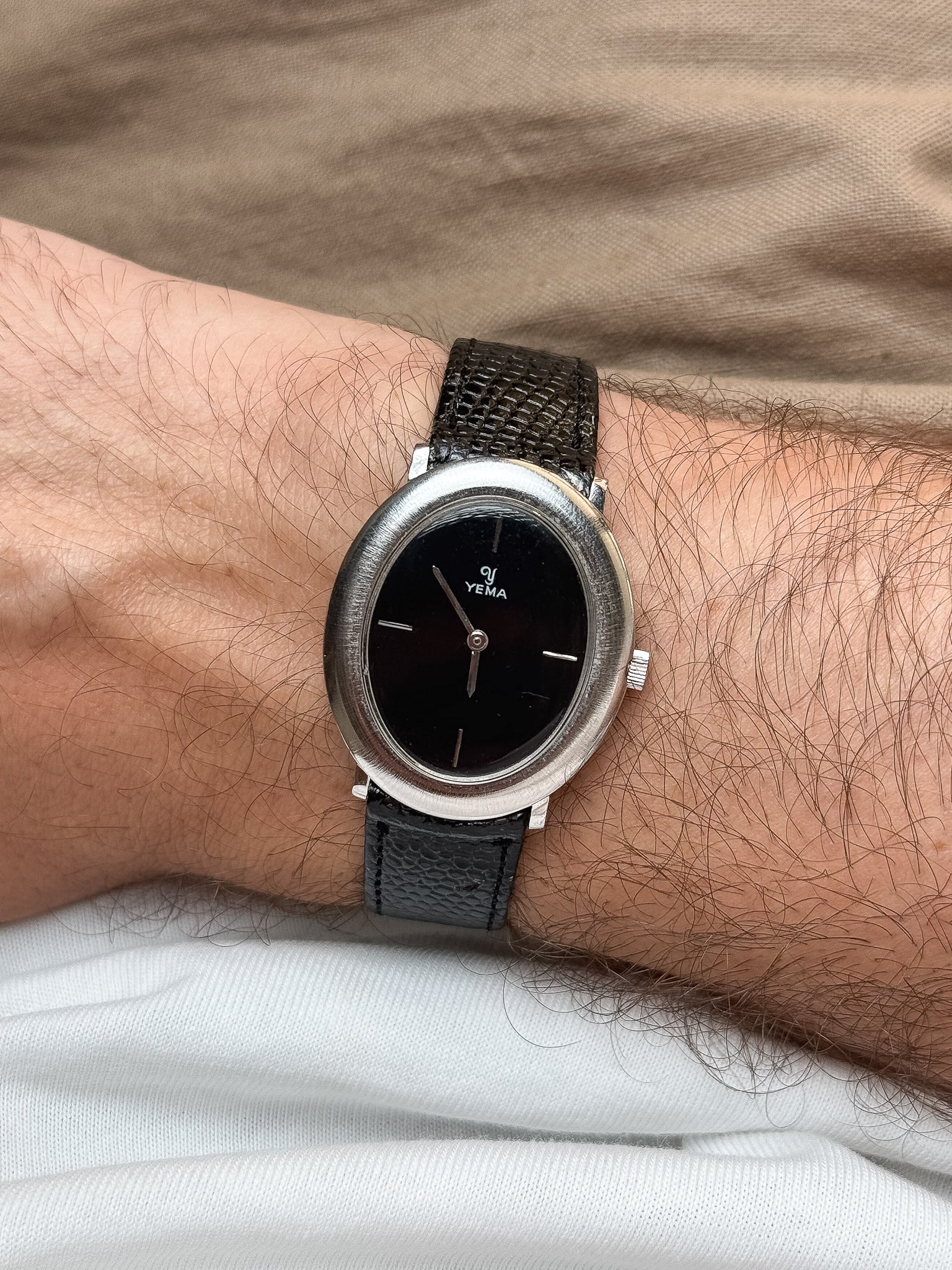 Yema - Ellipse Argent 925 Cadran Noir laque - 1970s - Atelier Victor - Vintage Watch Shop