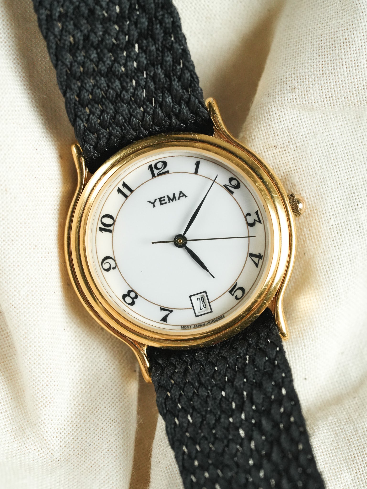 Yema - Ronde Or Date 6h Cornes tombantes - 1990s - Atelier Victor - Vintage  Shop