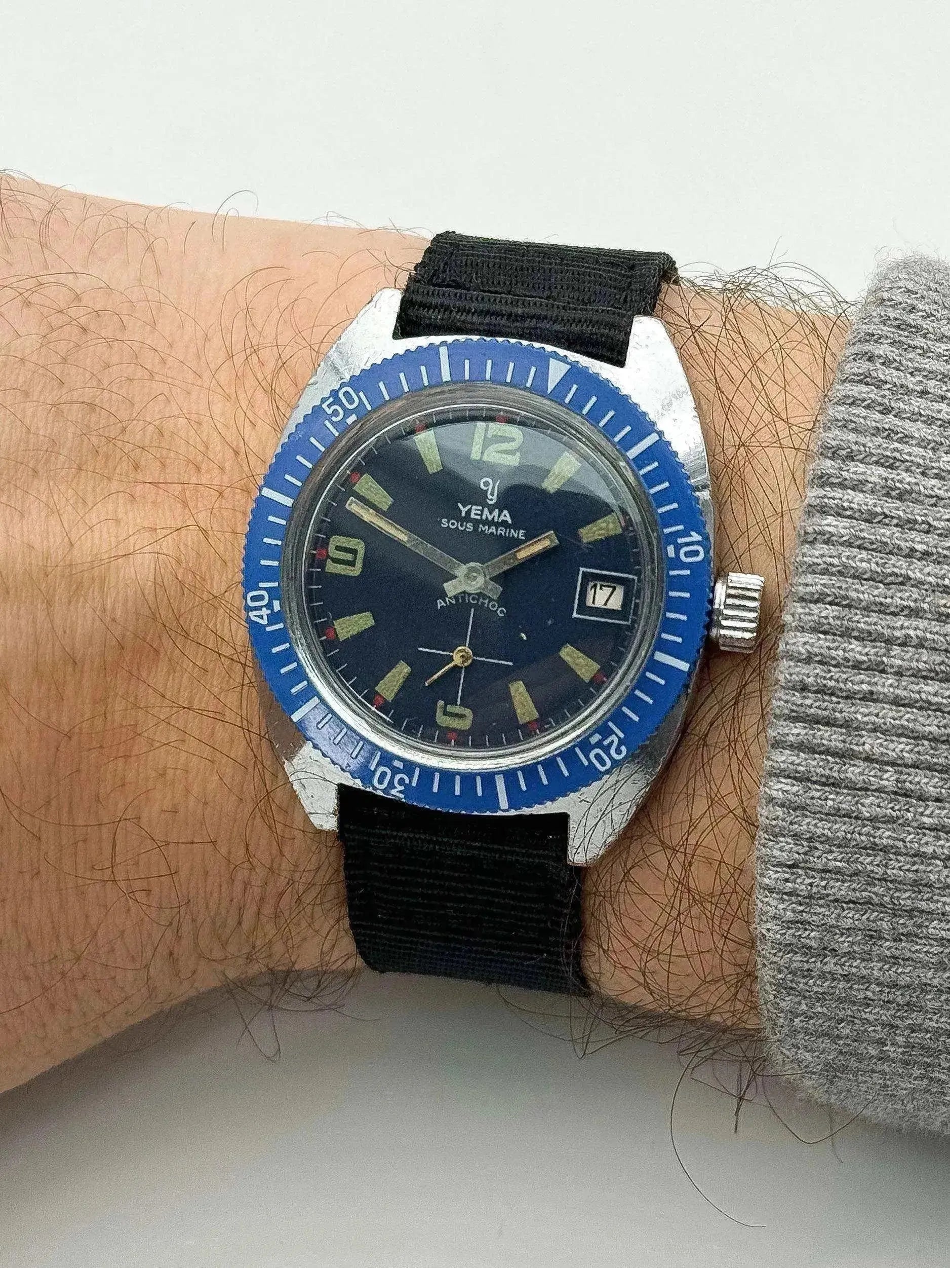 Yema - Sous-Marine Bleu - 1970’s - Atelier Victor Paris - Vintage Watch Shop Dubai
