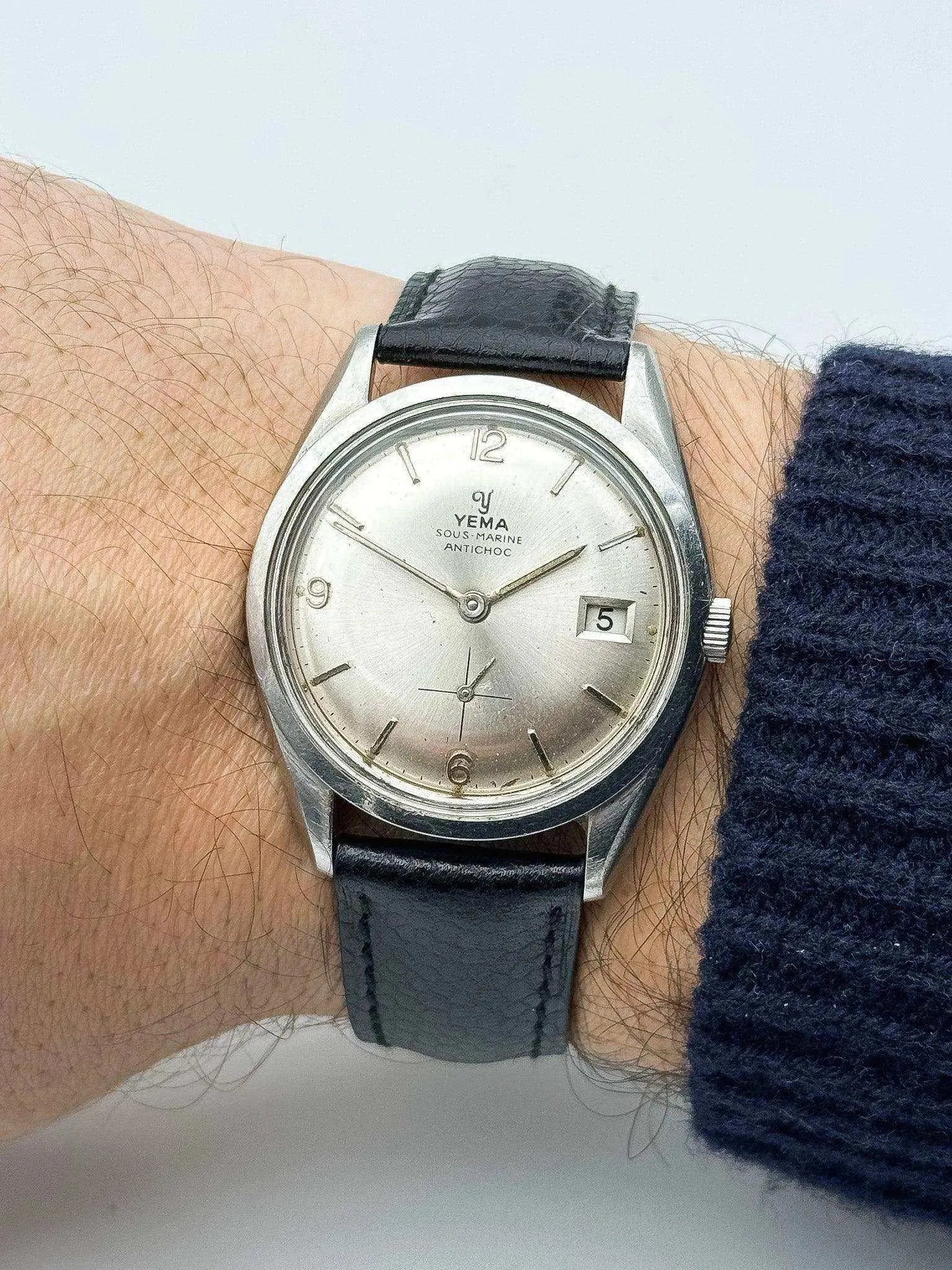 Yema - Sous-Marine Petite Seconde Date - 1960’s - Atelier Victor Paris - Vintage Watch Shop Dubai