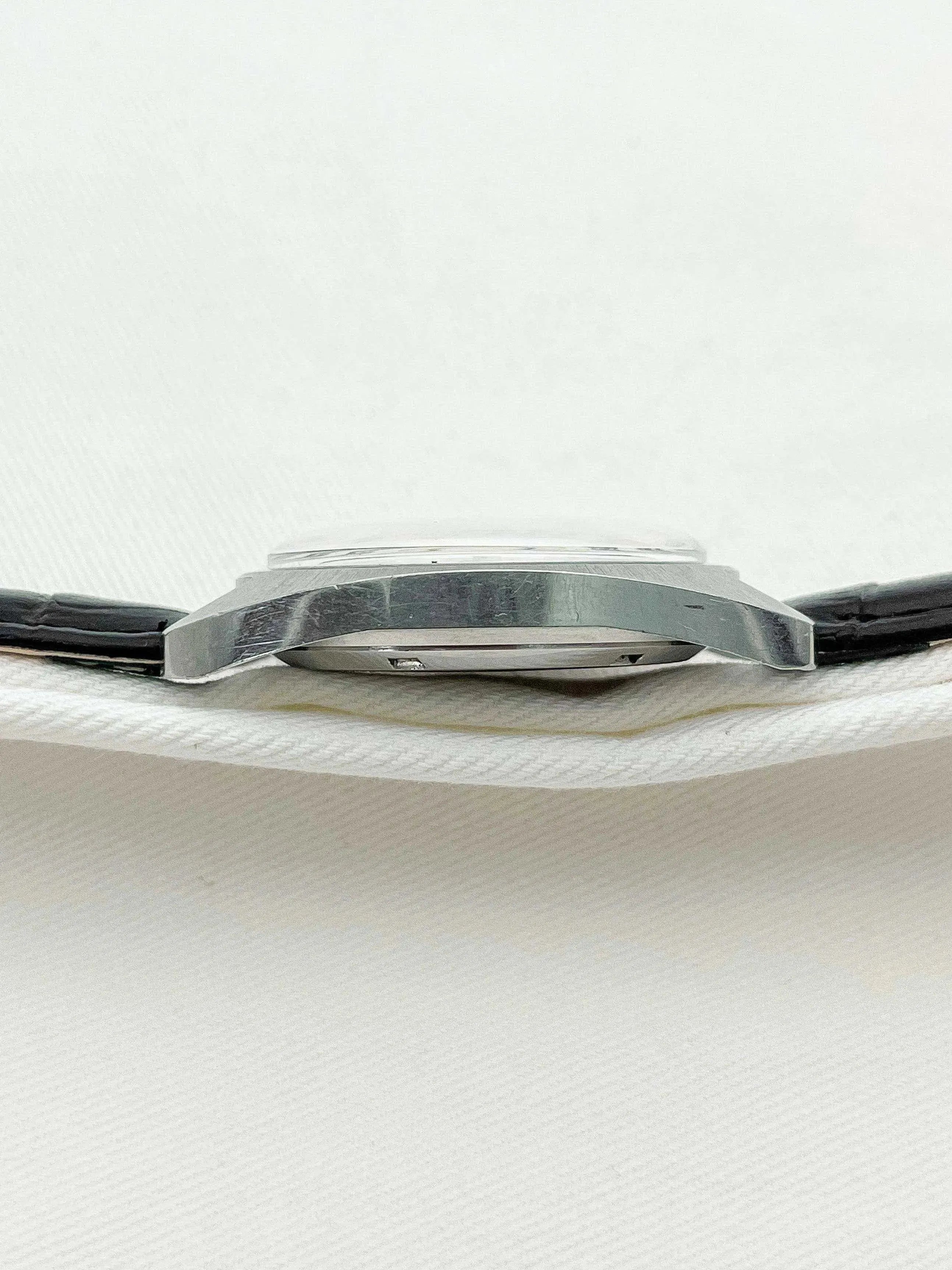 Yema - Sous Marine Tonneau Petite-Seconde Date - 1960s - Atelier Victor Paris - Vintage Watch Shop Dubai