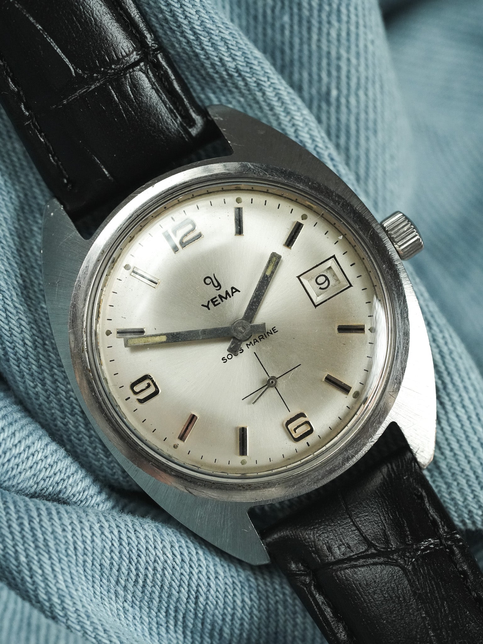 Yema - Sous Marine Tonneau Petite-Seconde Date - 1960s - Atelier Victor - Vintage  Shop