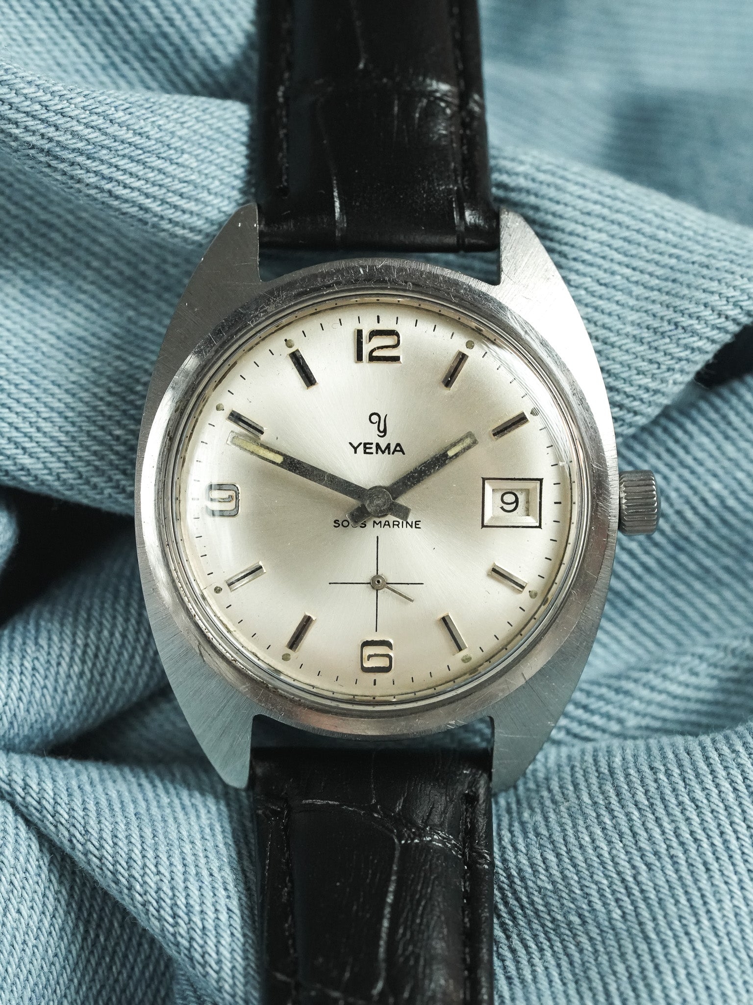 Yema - Sous Marine Tonneau Petite-Seconde Date - 1960s - Atelier Victor - Vintage  Shop