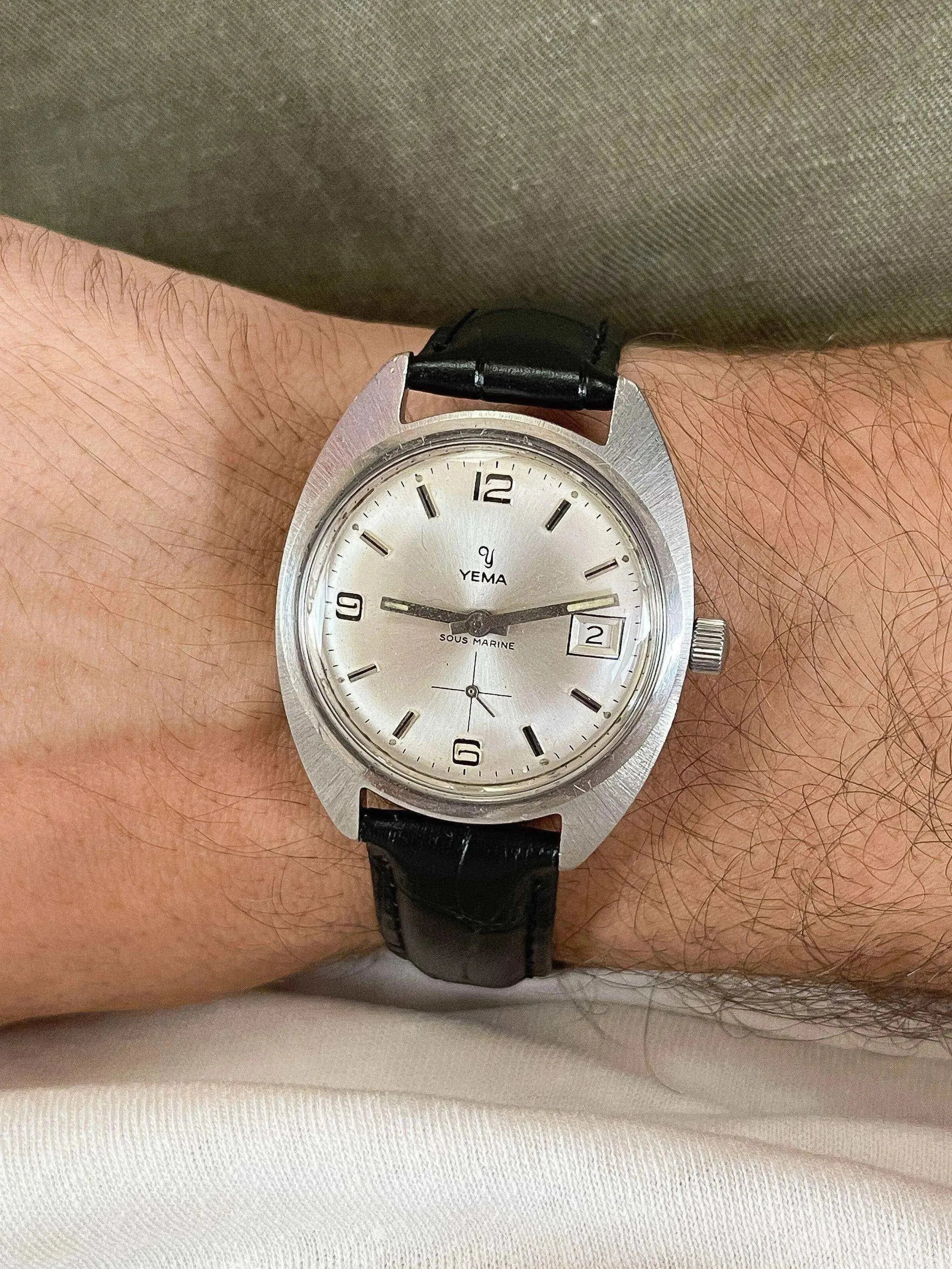 Yema - Sous Marine Tonneau Petite-Seconde Date - 1960s - Atelier Victor - Vintage Watch Shop