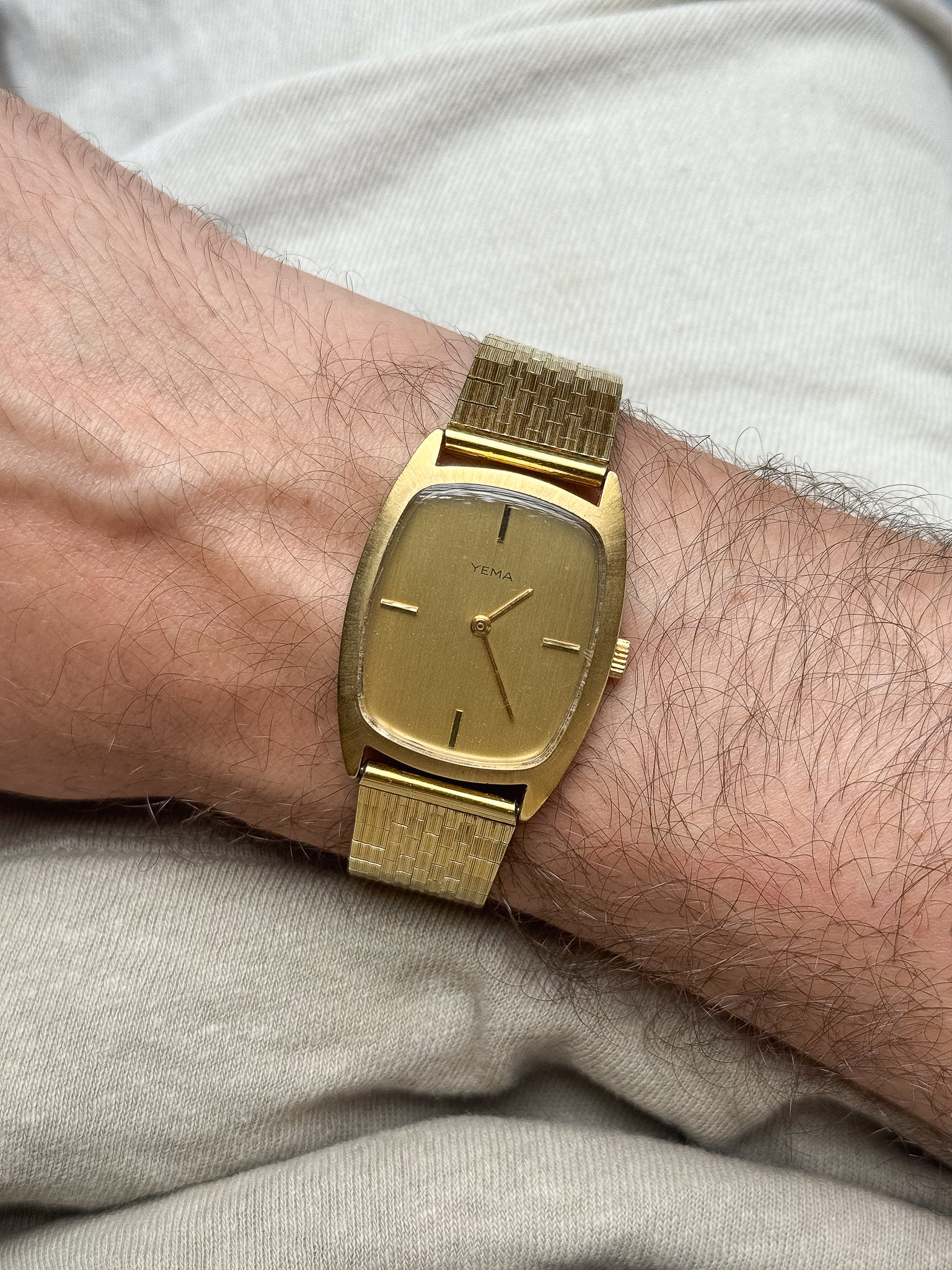 Yema - Tonneau Large Or Minimaliste - 1970s - Atelier Victor - Vintage Watch Shop
