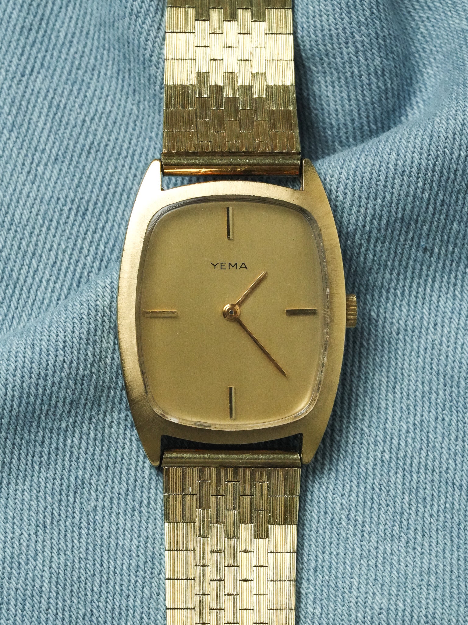 Yema - Tonneau Large Or Minimaliste - 1970s - Atelier Victor - Vintage Watch Shop