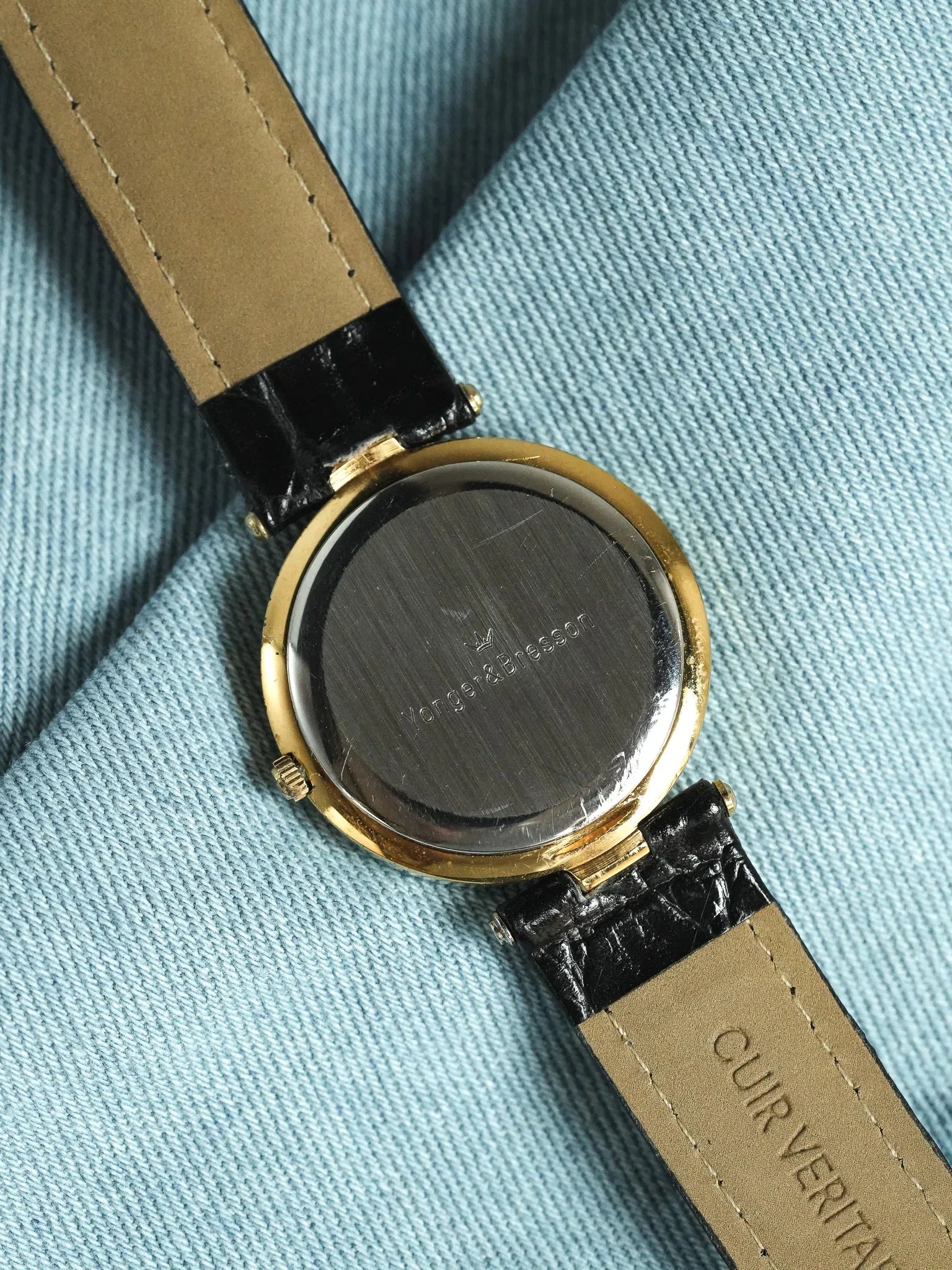 Yonger Bresson - Boitier Or Sculpté Cornes centrales Date Jour - 1990s - Atelier Victor