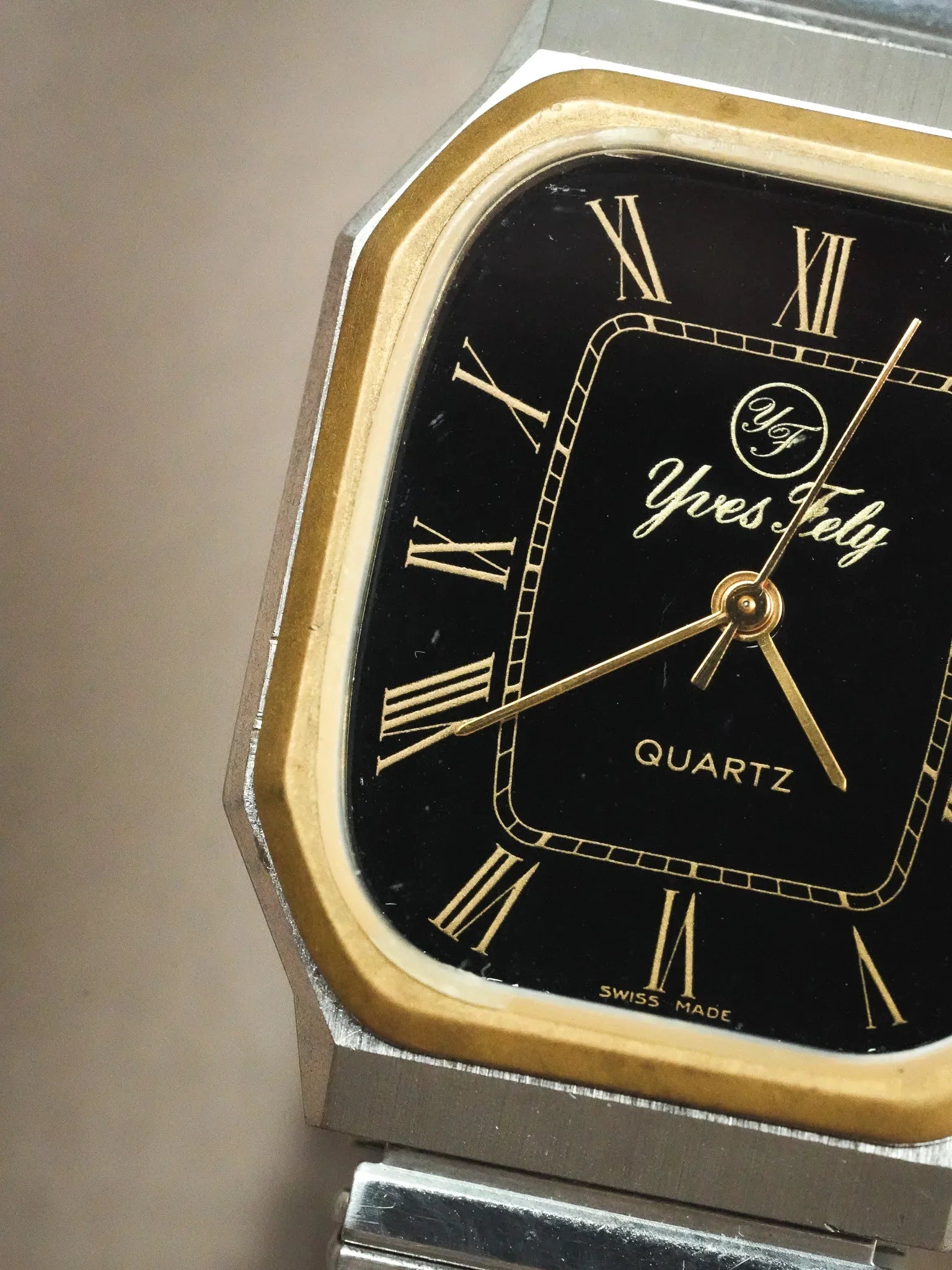 Yves Fely - Tank Octogonale XL Bicolore cadran noir chiffres romain - 1990s - Atelier Victor