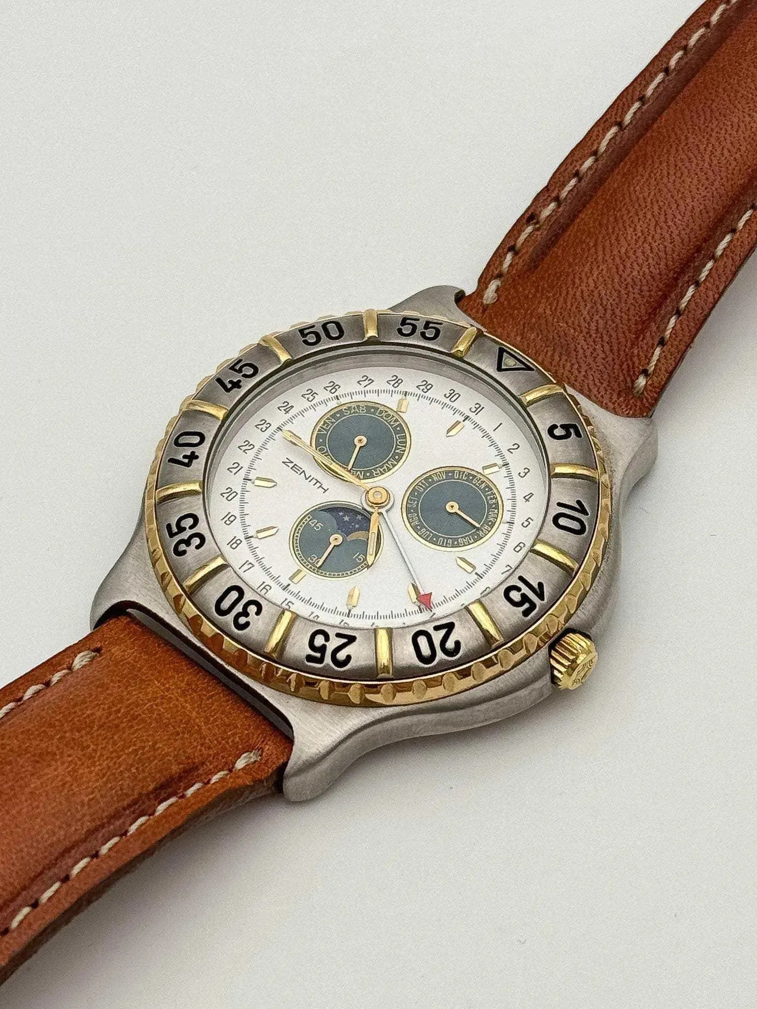 Zenith - 19.0170.393 phase de lune Triple Calendar - NOS & papier - 1980s - Atelier Victor