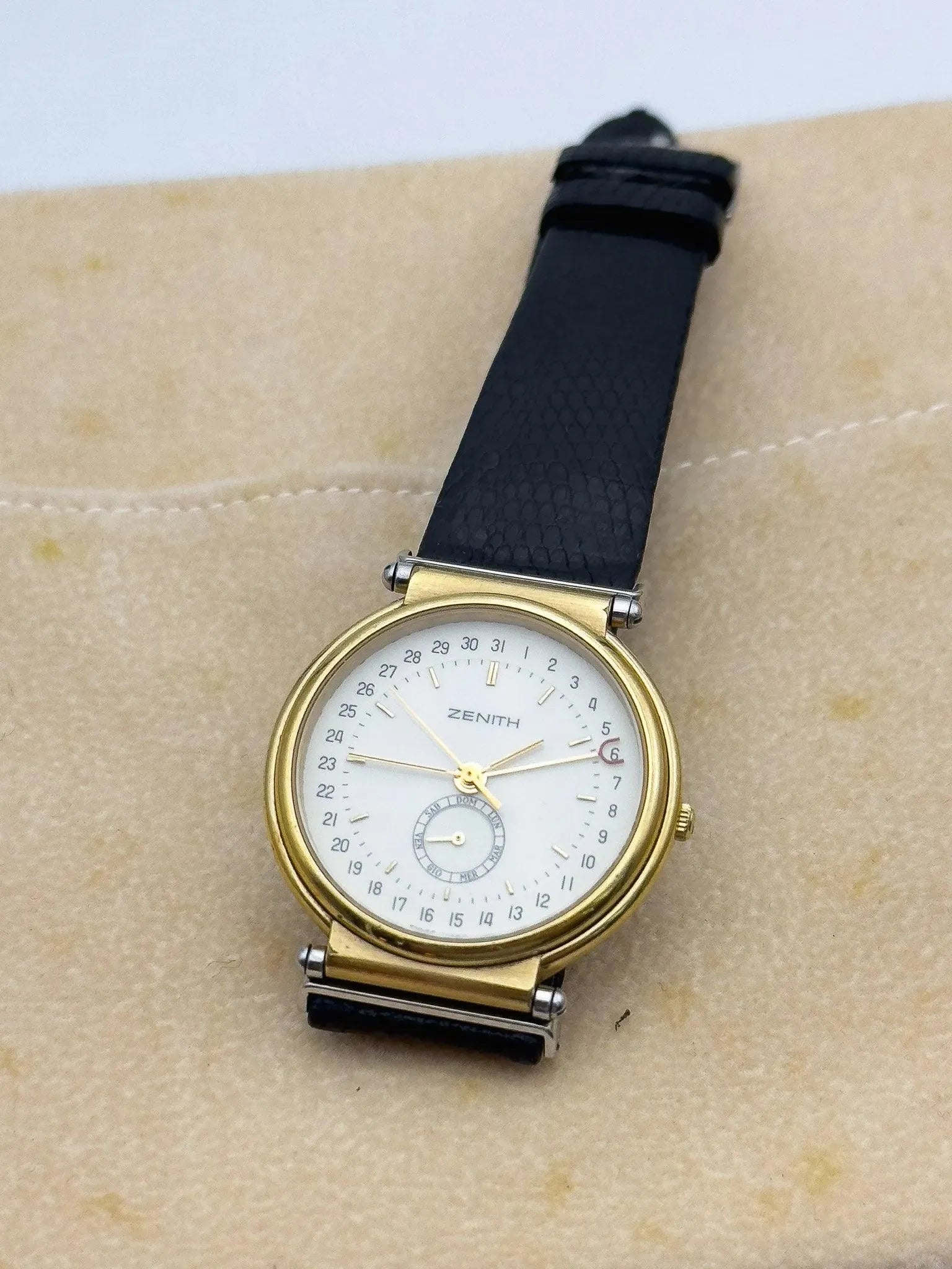 Zenith - Pointer Date - Box - 1990s - Atelier Victor Paris - Vintage Watch Shop Dubai
