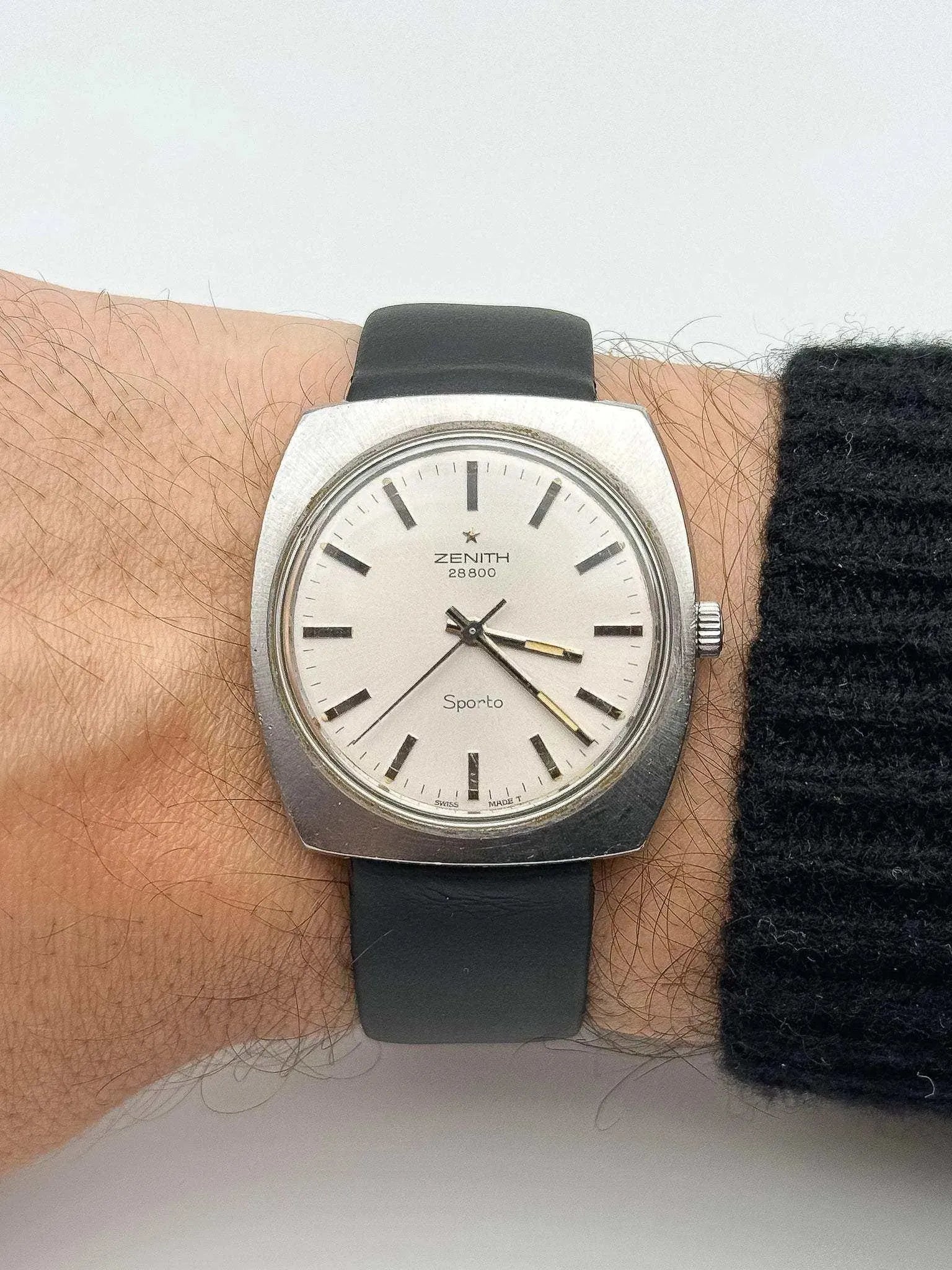 Zenith - Sporto 28800 High Beat - 1970s - Atelier Victor Paris - Vintage Watch Shop Dubai