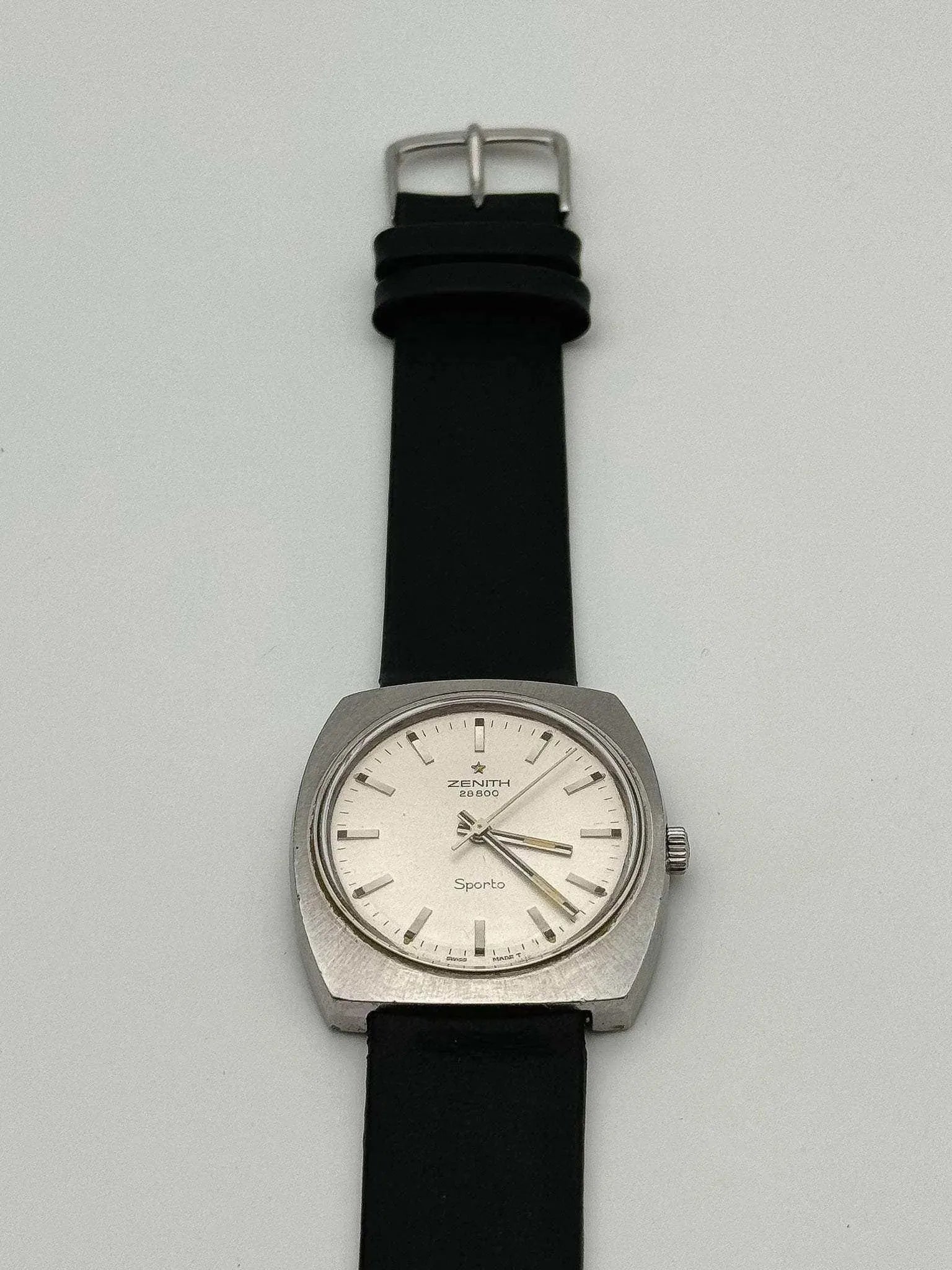 Zenith - Sporto 28800 High Beat - 1970s - Atelier Victor Paris - Vintage Watch Shop Dubai
