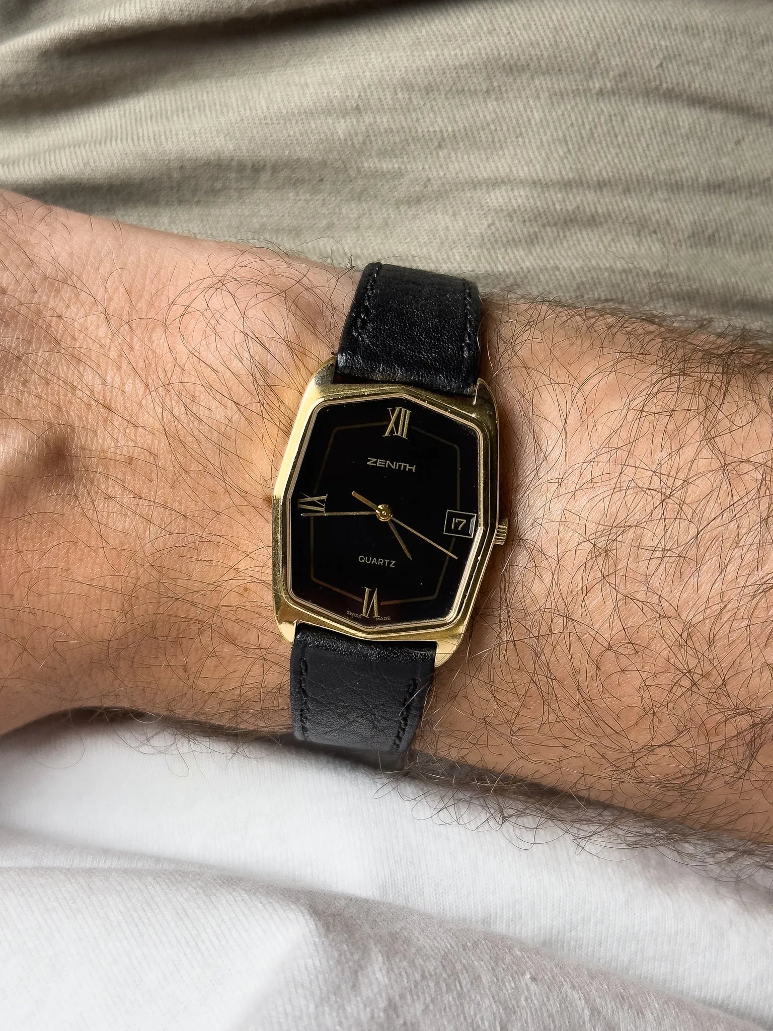 Zenith - Tank Noir Plaqué Or date - 1990s - Atelier Victor