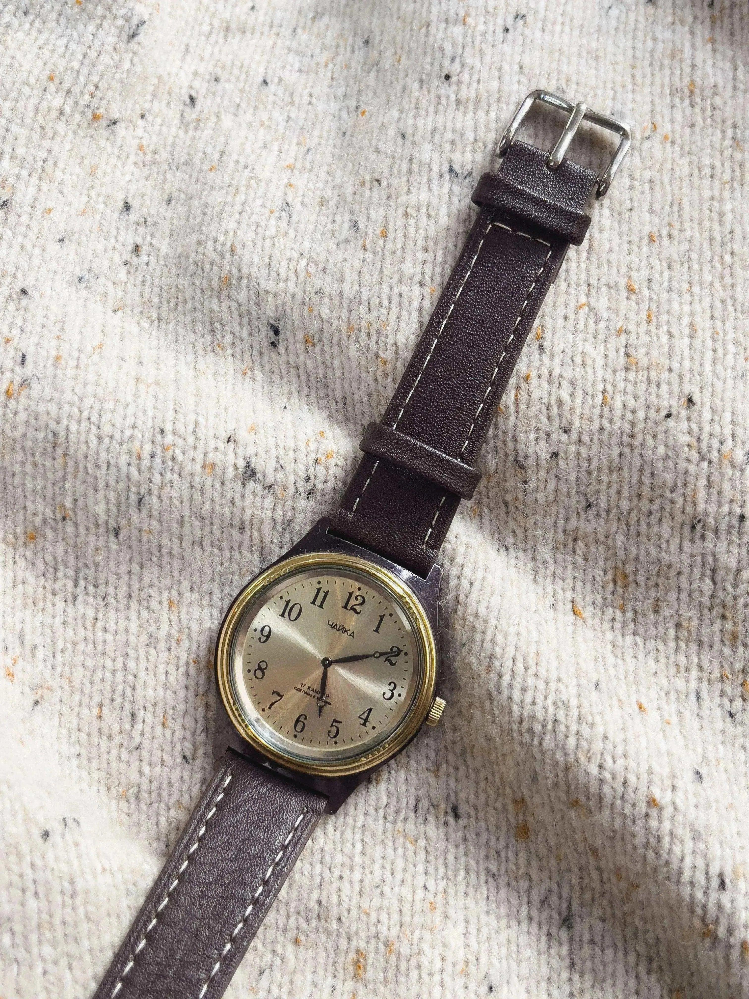 Chaika - Volga - 1990s - Atelier Victor - Vintage  Shop