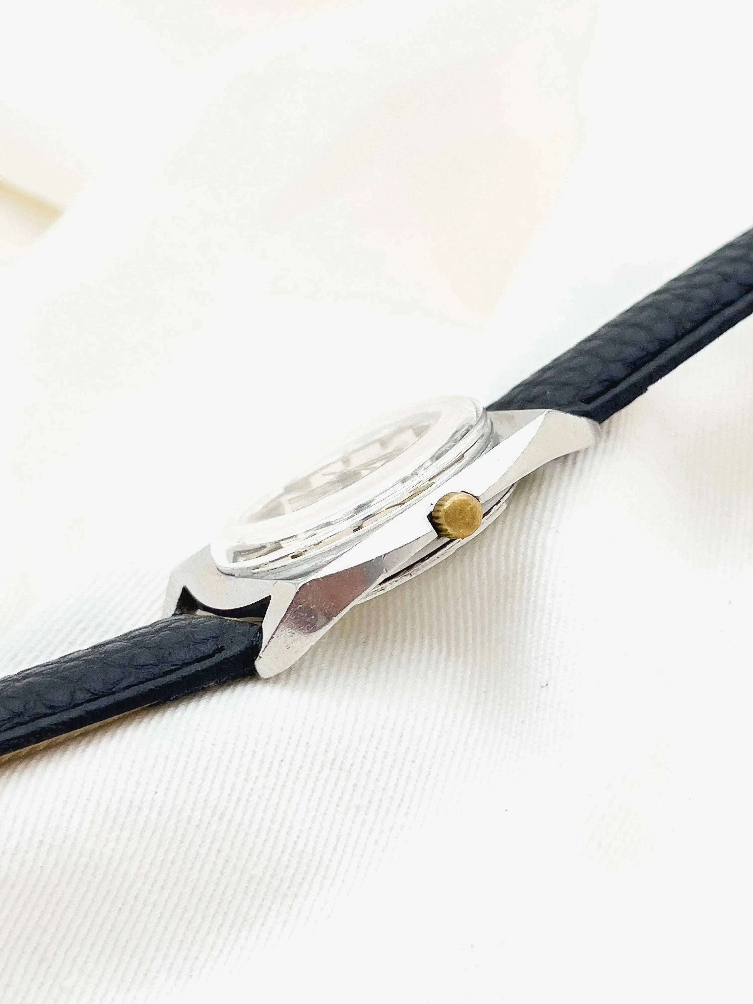 Invicta - Fake Square - 1960s - Atelier Victor - Vintage  Shop