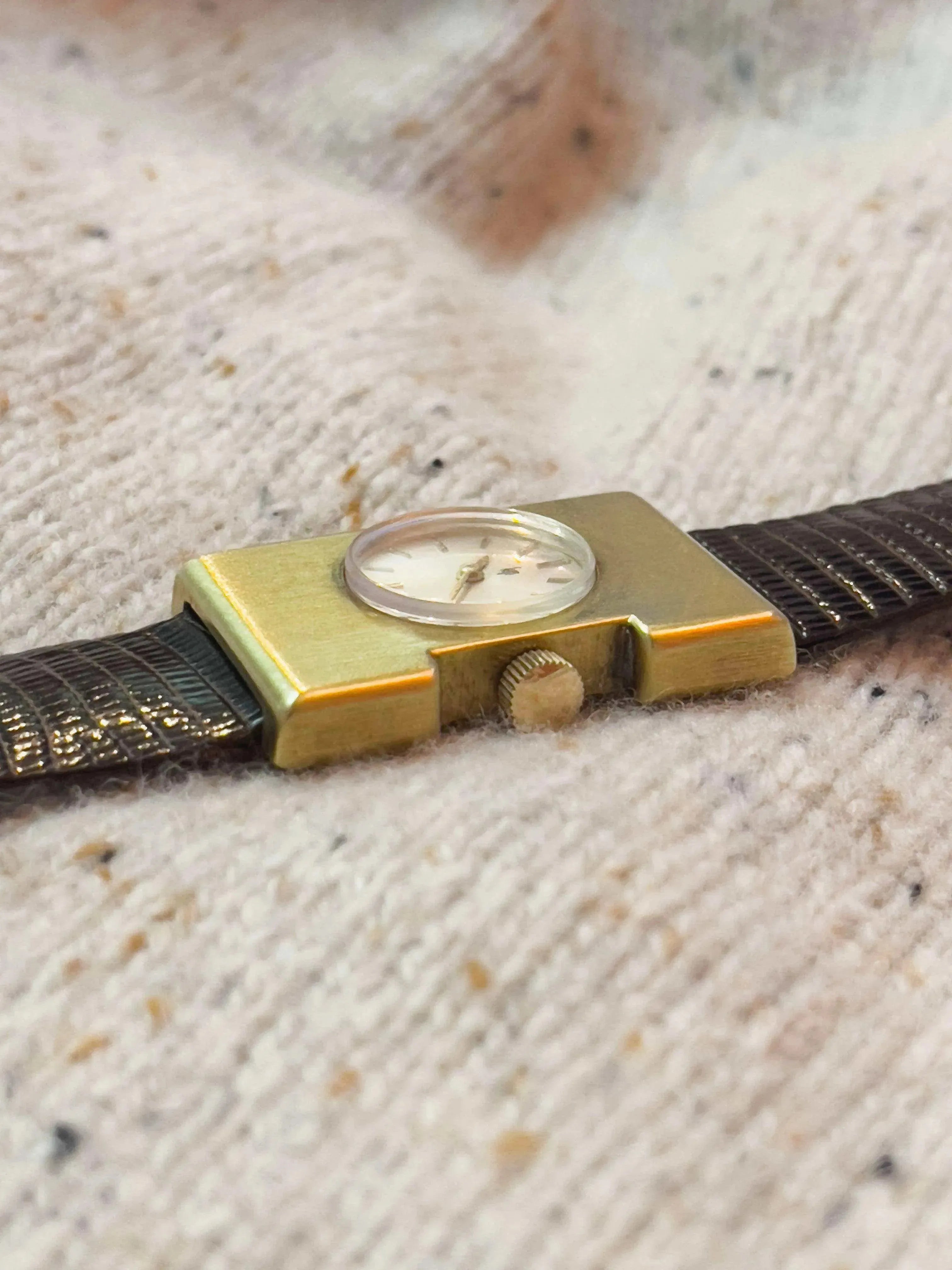 Lip - Isabelle Hebey plaqué or - 1976 - Atelier Victor Paris - Vintage Watch Shop Dubai