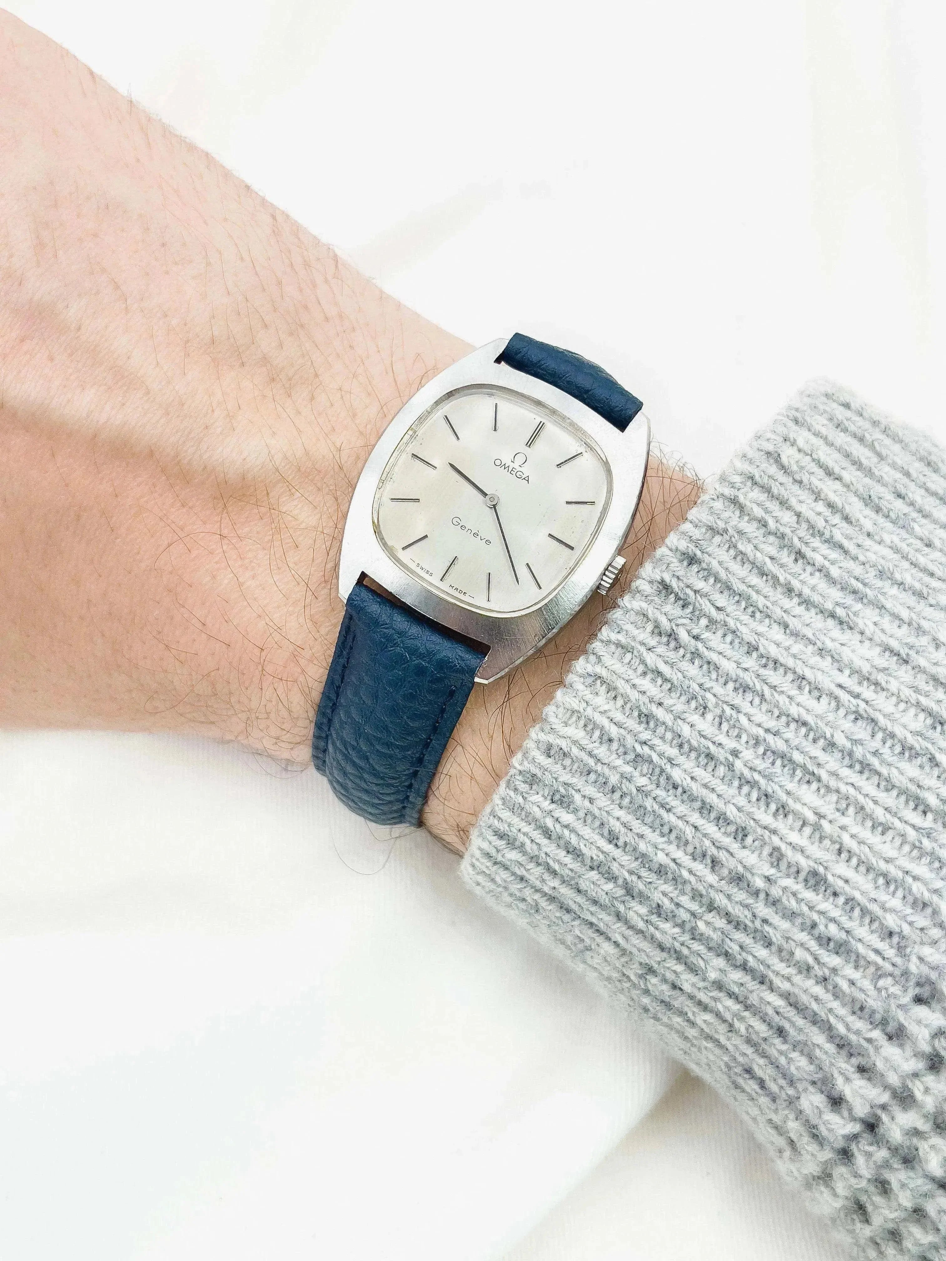 Omega - Genève Ovale - 1974 - Atelier Victor - Vintage  Shop