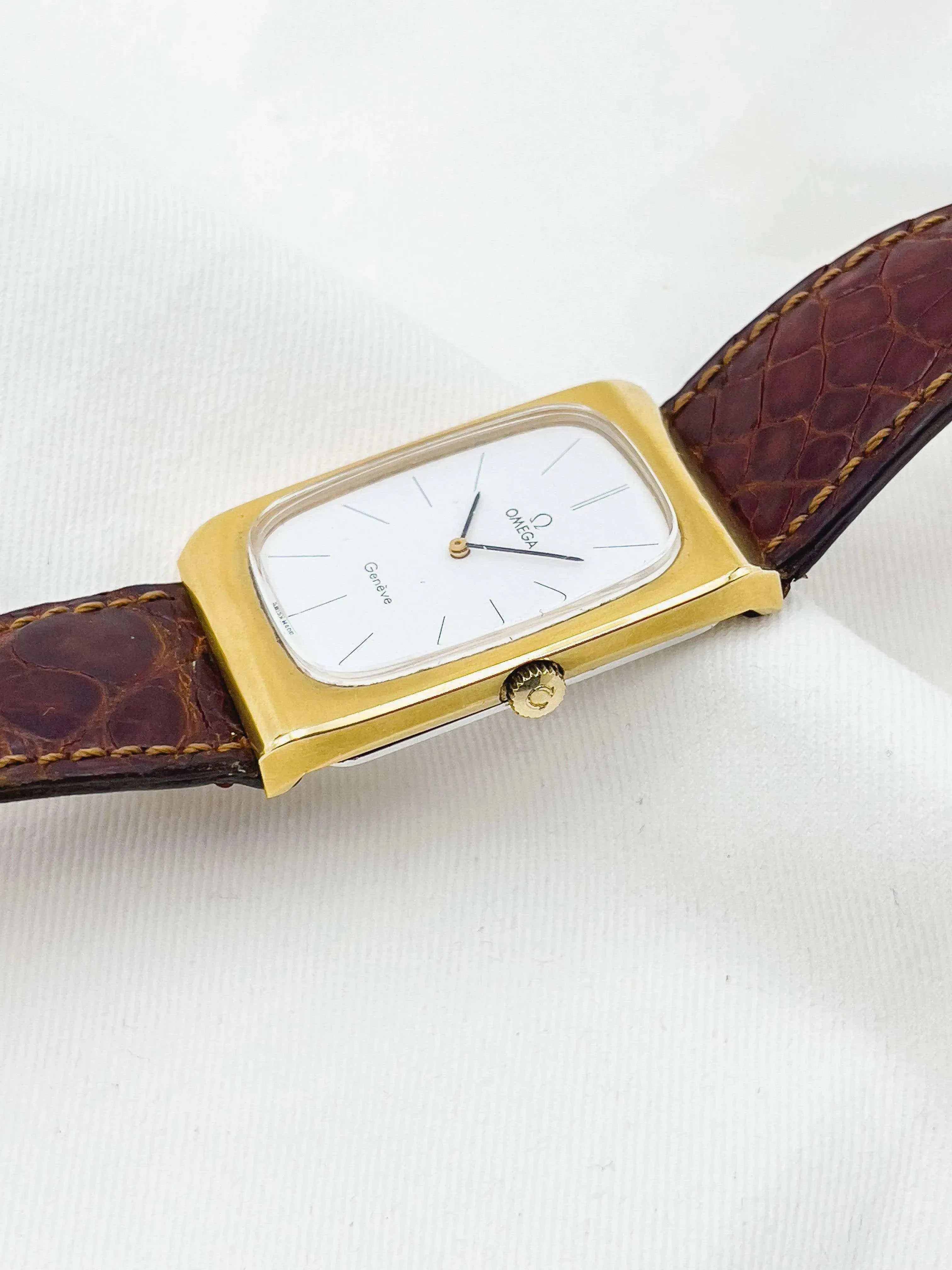 Omega - Genève Rectangulaire Plaqué Or - 1973 - Atelier Victor Paris - Vintage Watch Shop Dubai