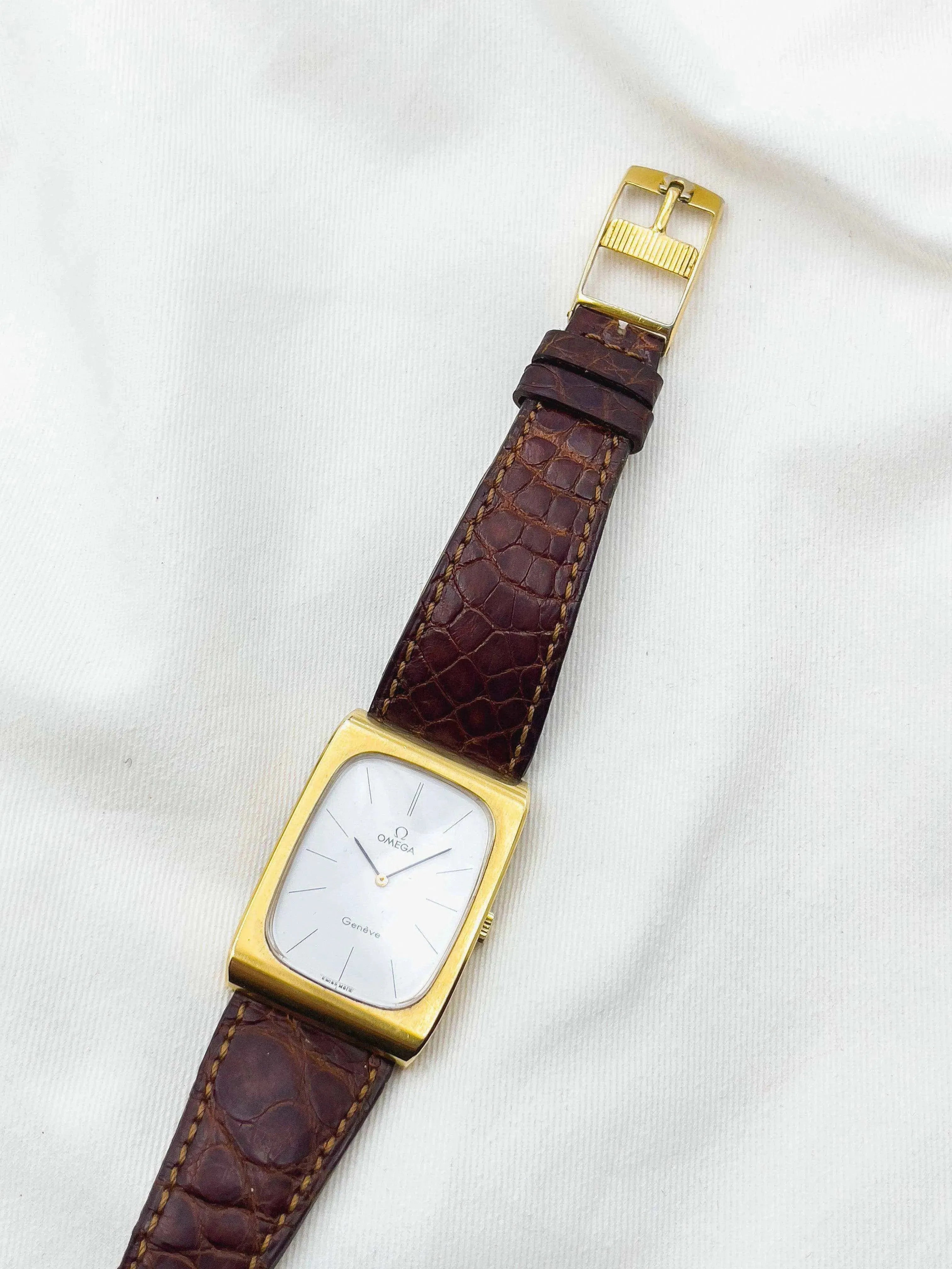 Omega - Genève Rectangulaire Plaqué Or - 1973 - Atelier Victor Paris - Vintage Watch Shop Dubai