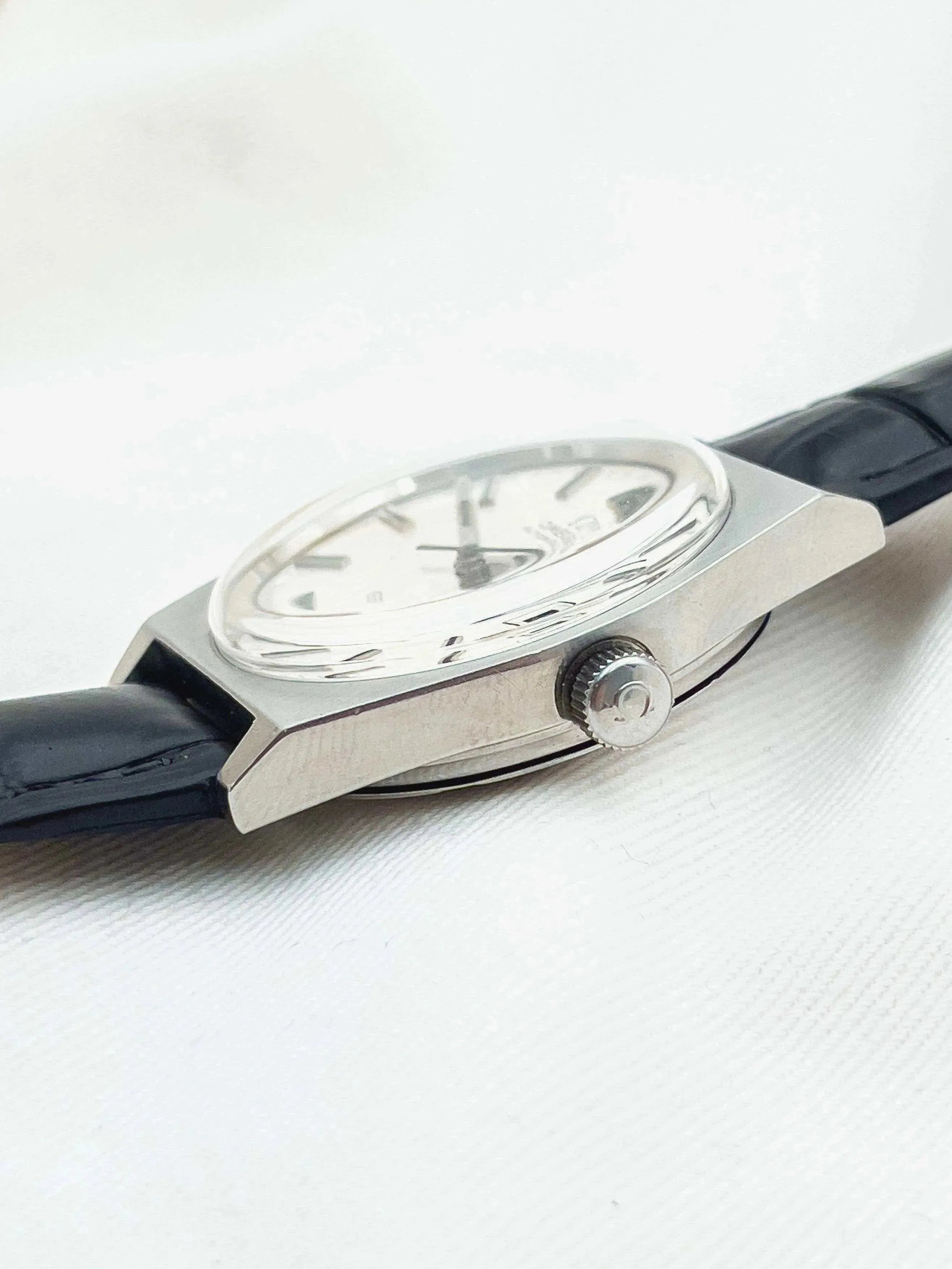Omega - Genève Tonneau Acier Automatique - 1972 - Atelier Victor Paris - Vintage Watch Shop Dubai