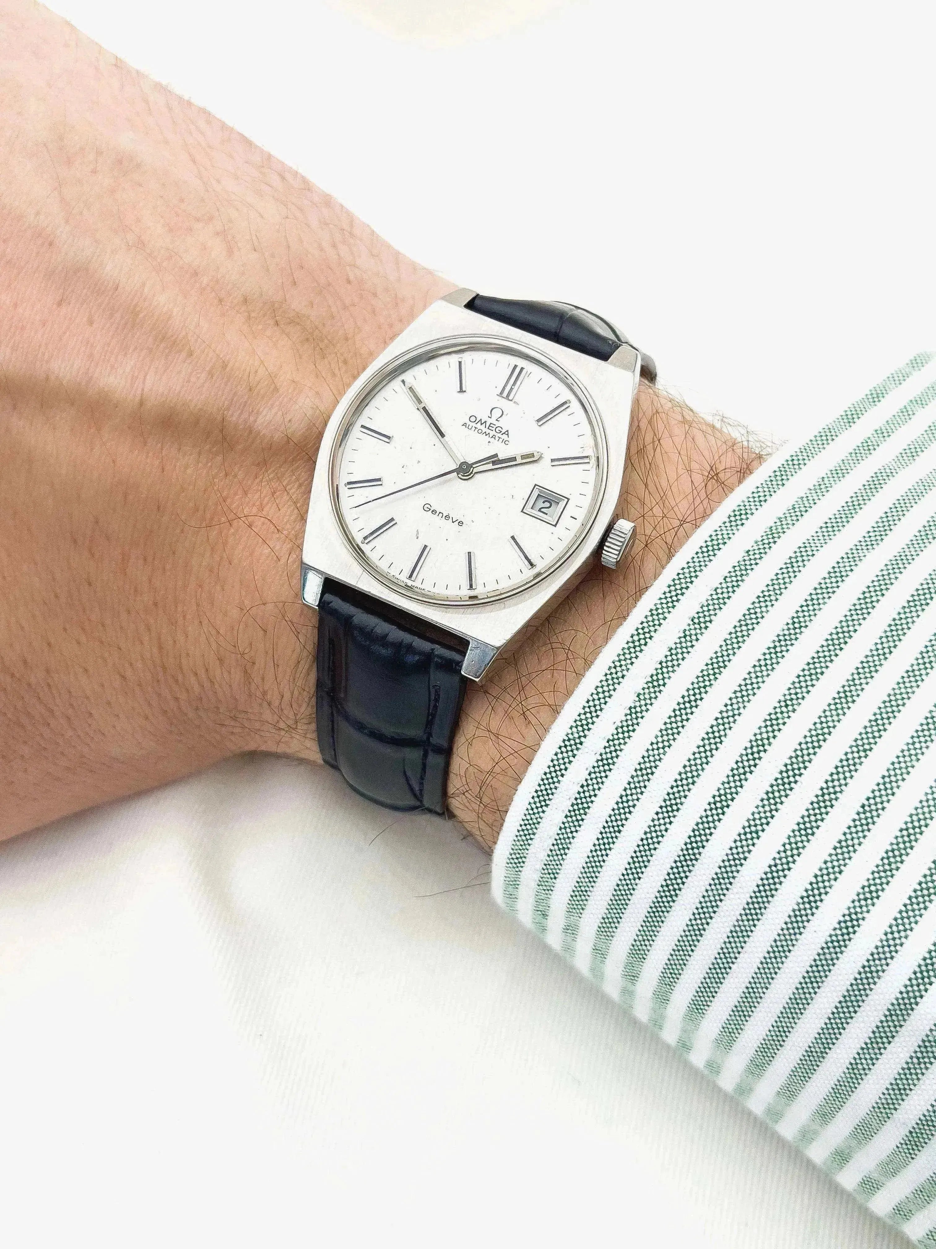 Omega - Genève Tonneau Acier Automatique - 1972 - Atelier Victor Paris - Vintage Watch Shop Dubai