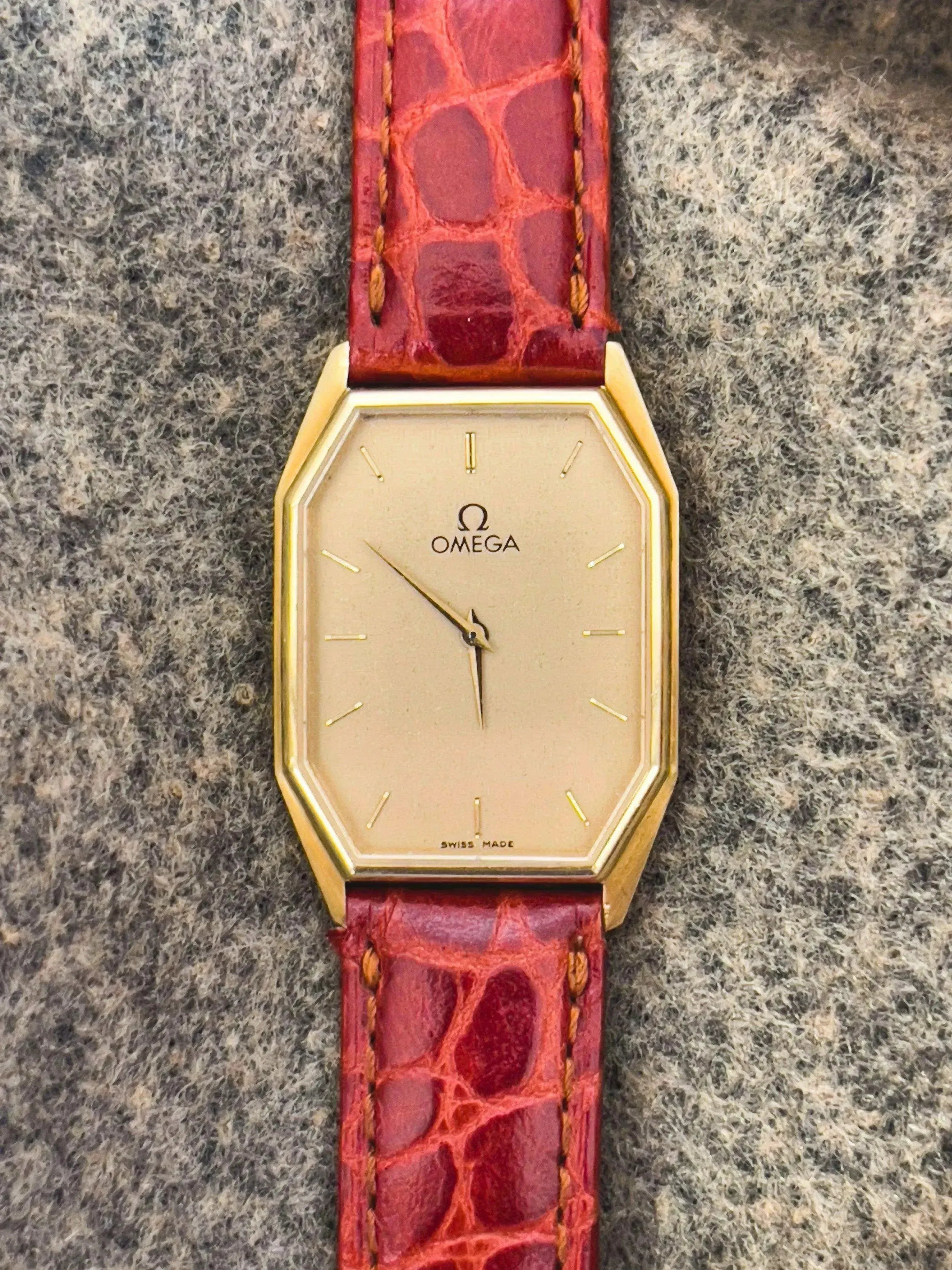 Omega - Octogone Or 18k - 1970s - Atelier Victor - Vintage  Shop