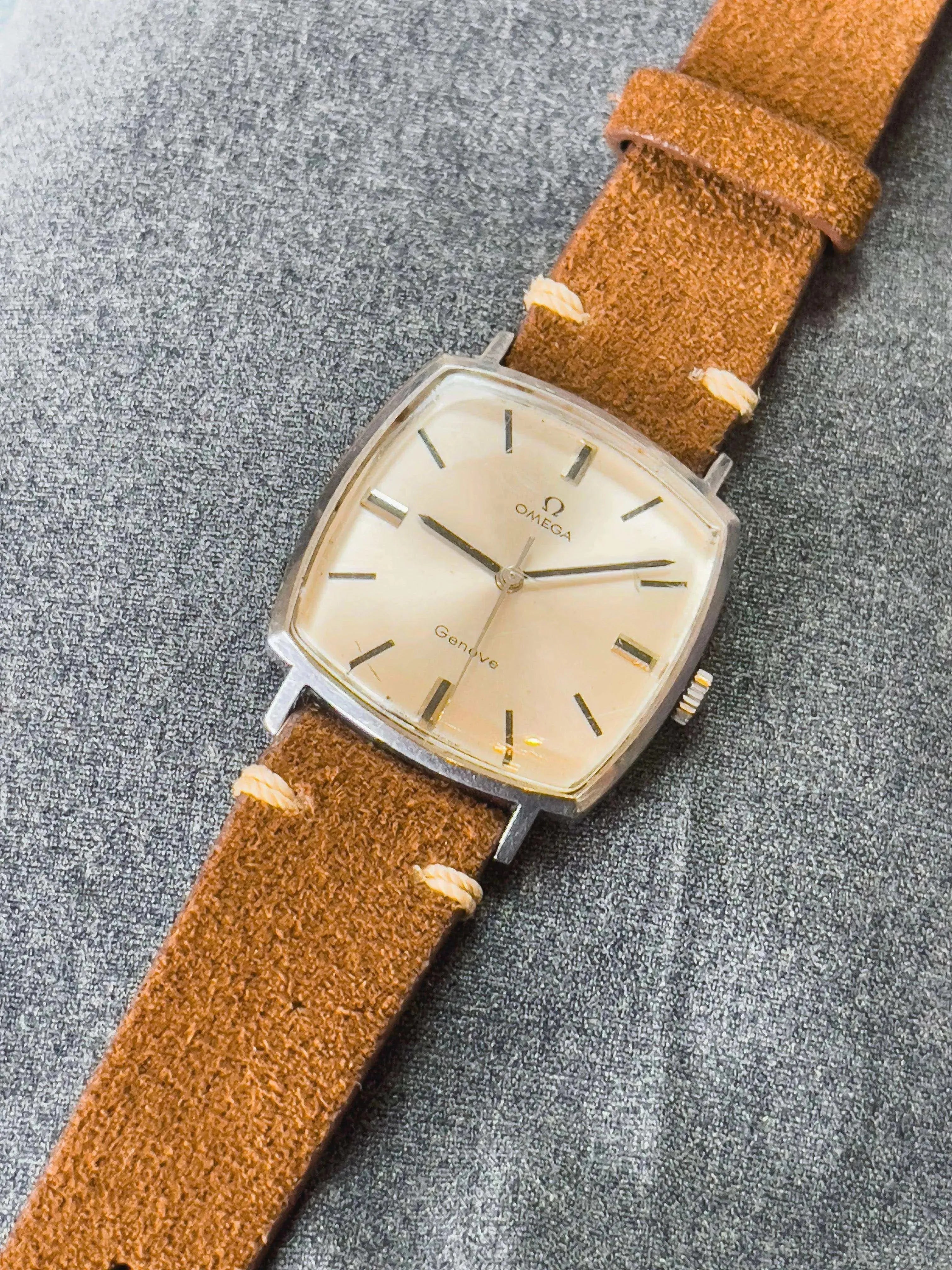 Omega - Omega Genève Black Index - 1970s - Atelier Victor Paris - Vintage Watch Shop Dubai