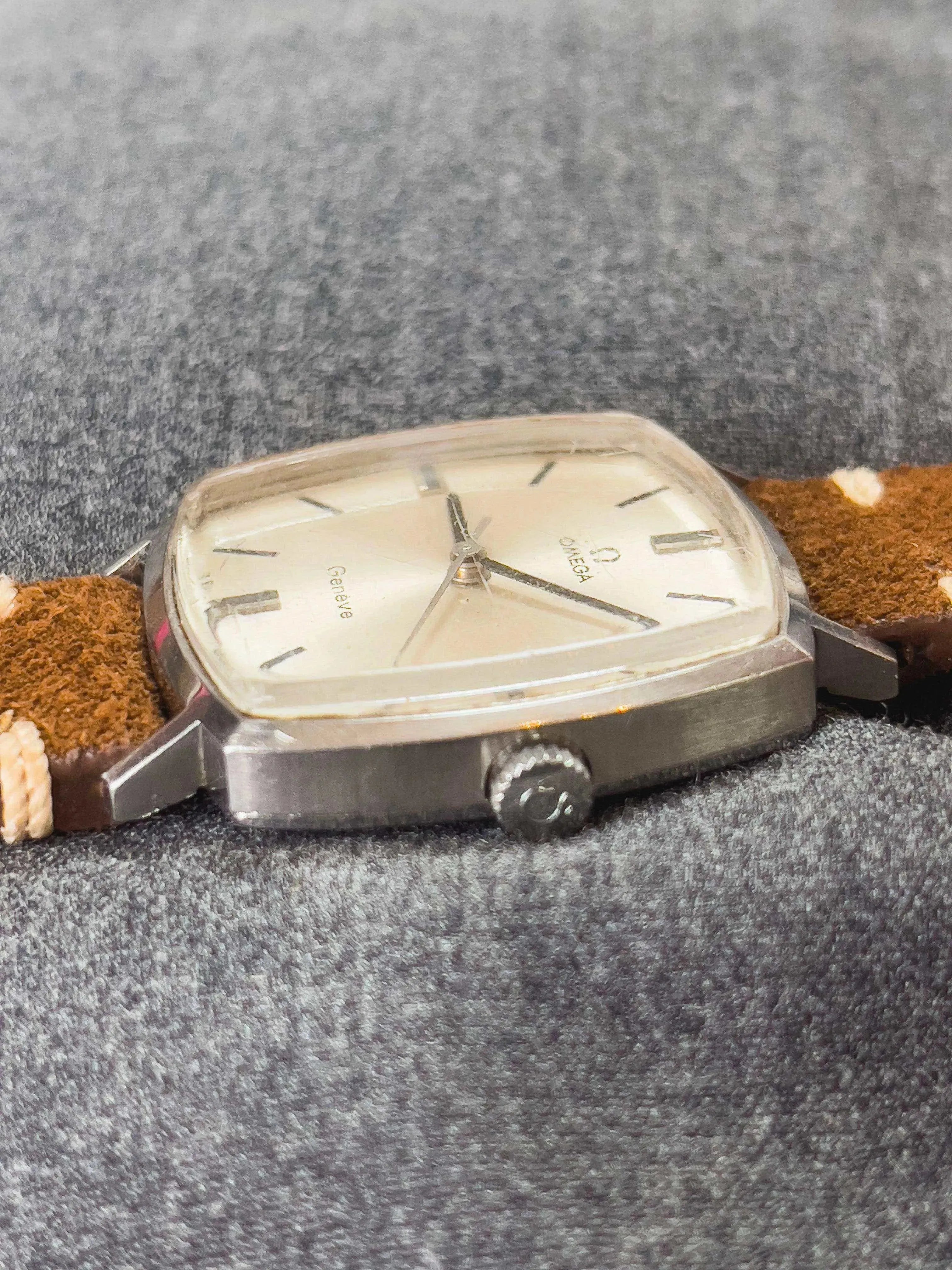 Omega - Omega Genève Black Index - 1970s - Atelier Victor Paris - Vintage Watch Shop Dubai