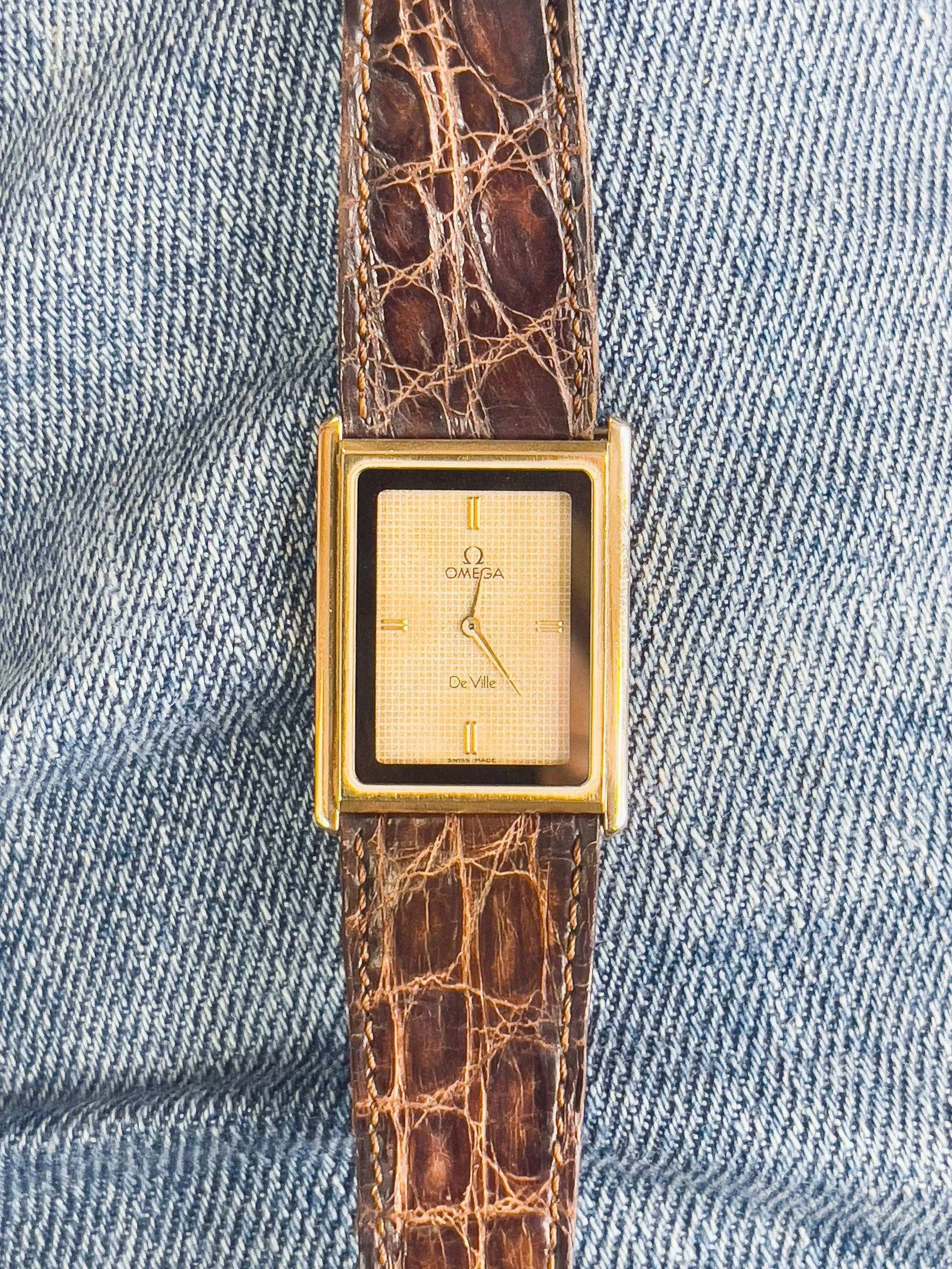 Omega - Tank plaqué or noir - 1970s - Atelier Victor - Vintage  Shop
