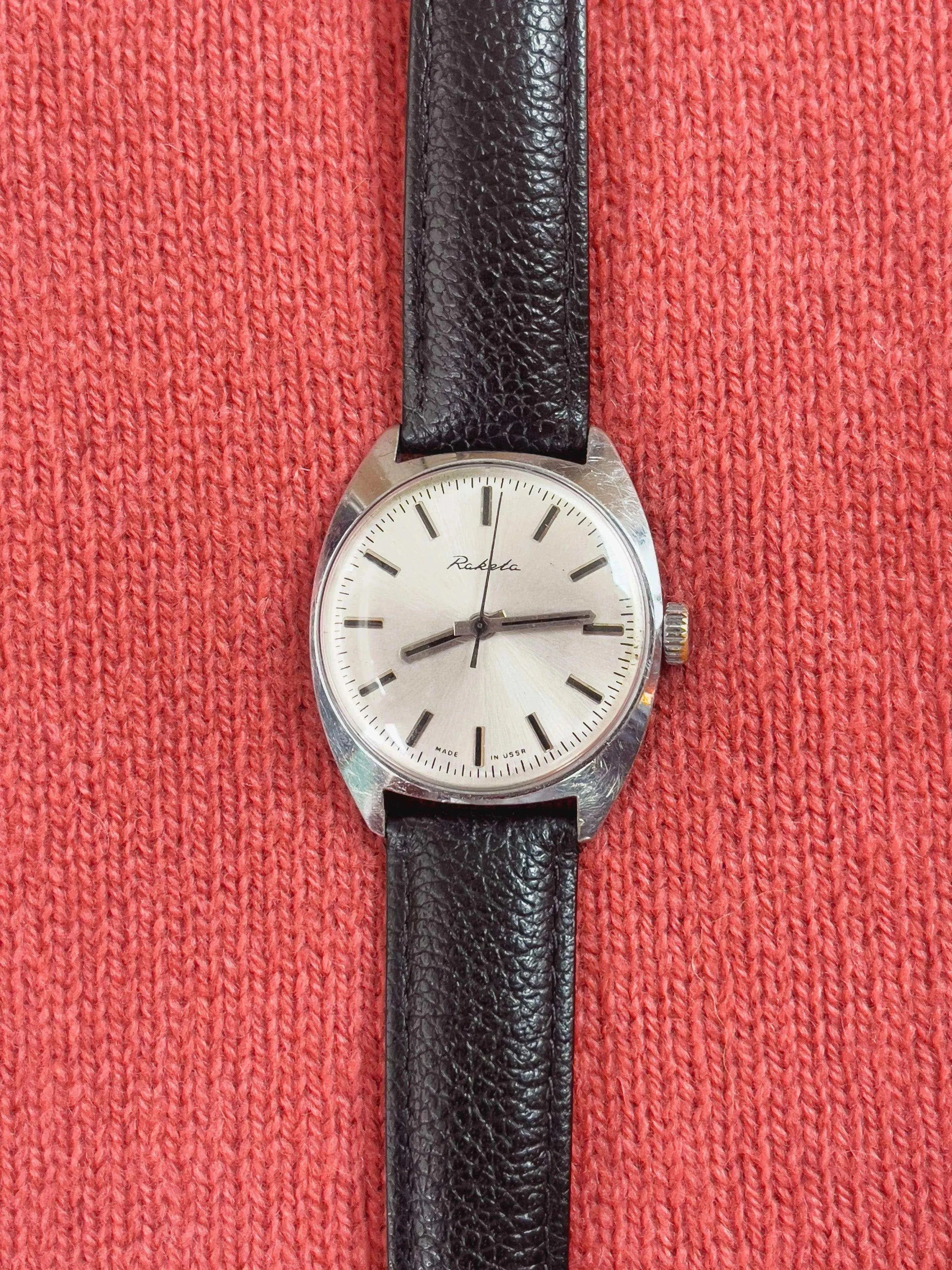 Raketa - Dress Watch Index noir - 1970s - Atelier Victor - Vintage Watch Shop
