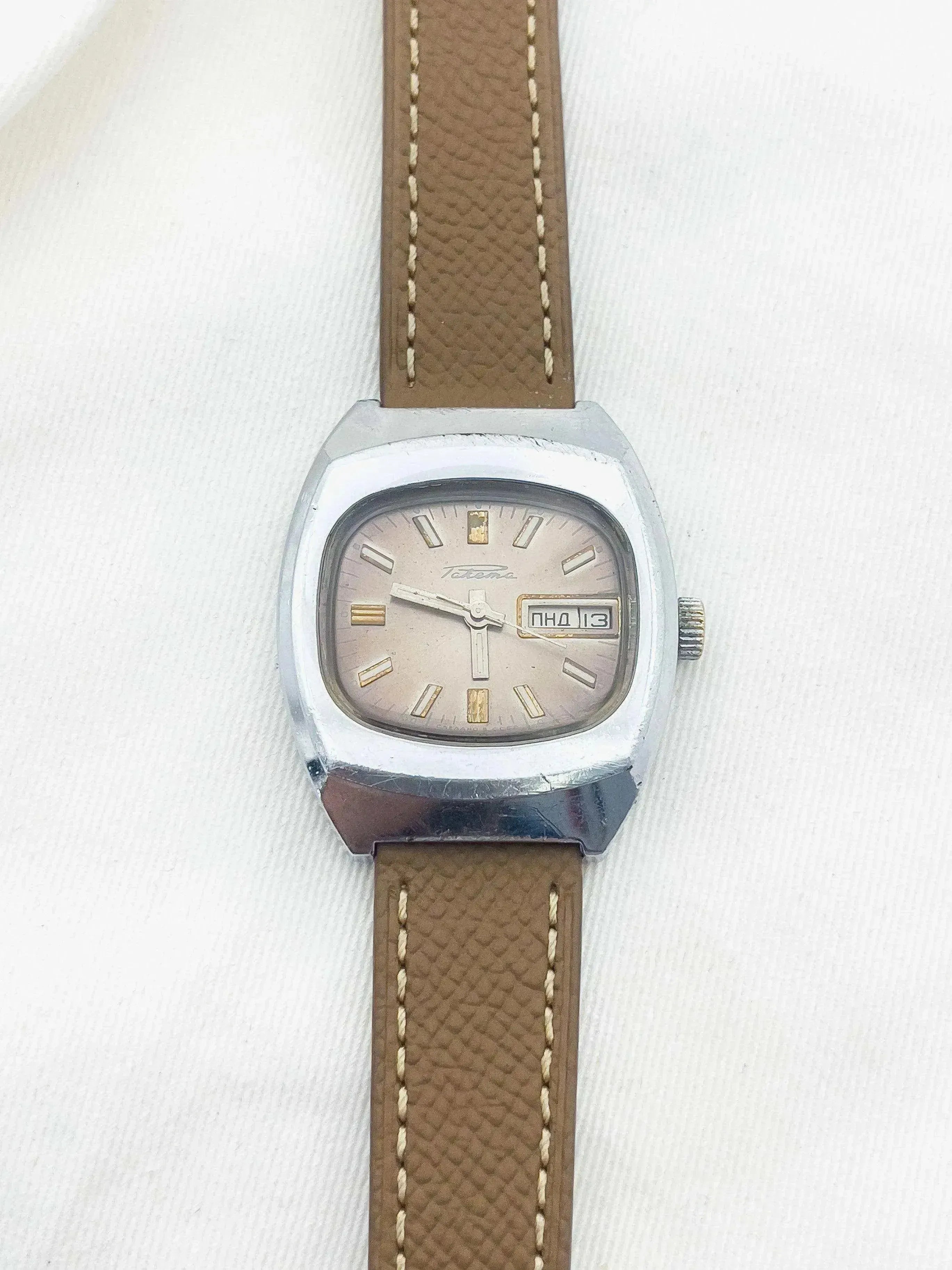 Raketa - Moka TV daydate - 1970s - Atelier Victor