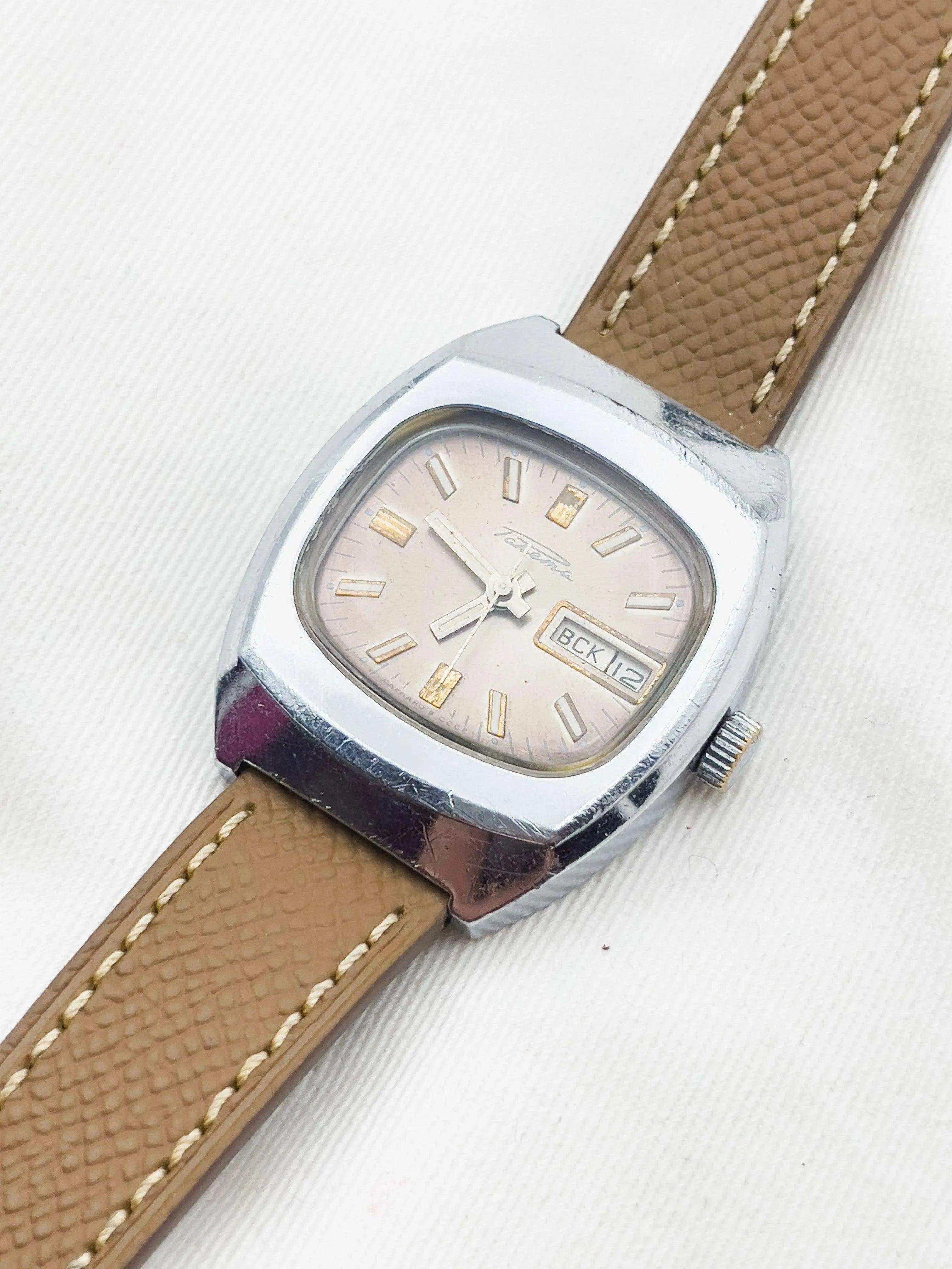 Raketa - Moka TV daydate - 1970s - Atelier Victor Paris - Vintage Watch Shop Dubai