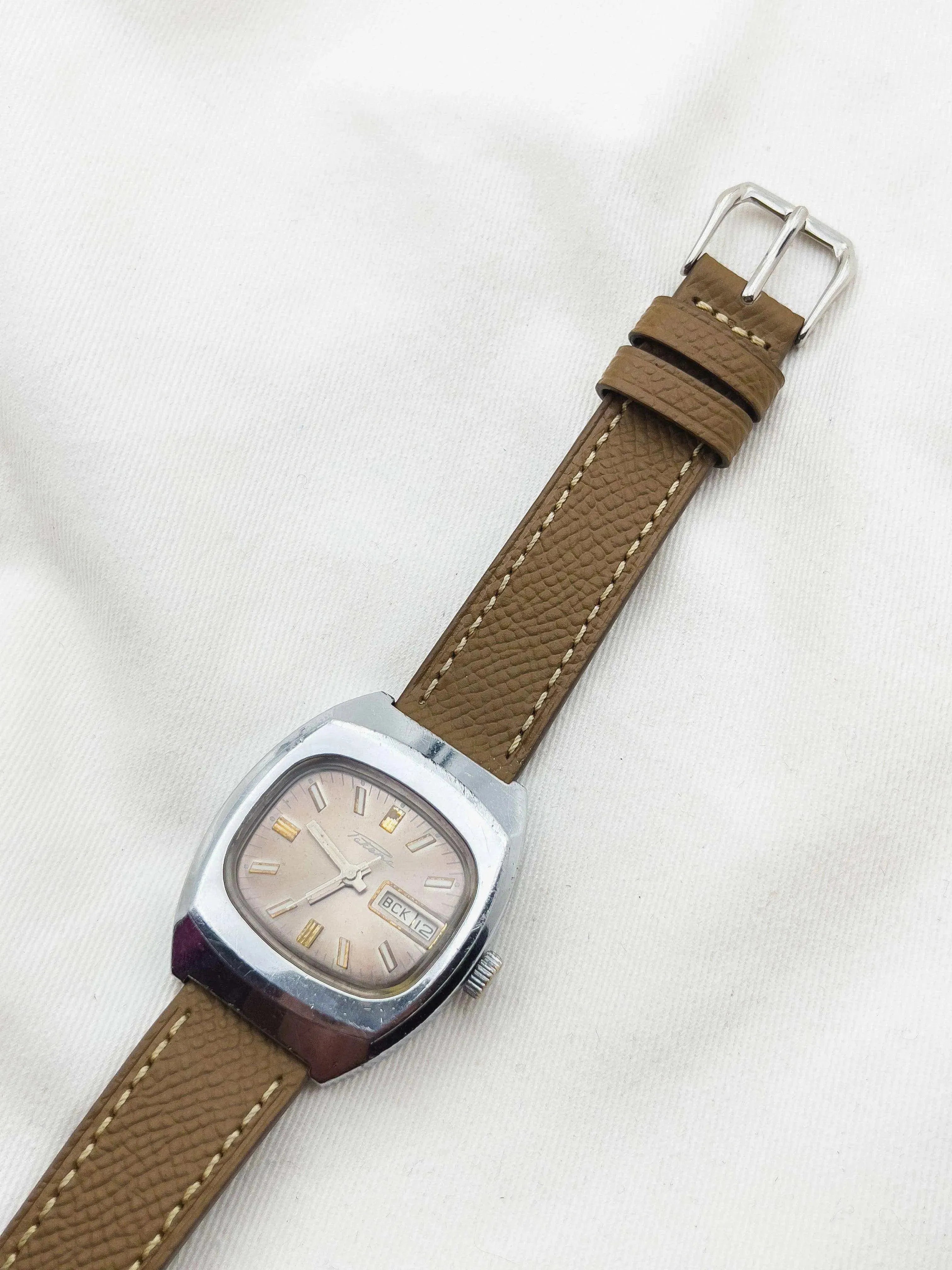 Raketa - Moka TV daydate - 1970s - Atelier Victor Paris - Vintage Watch Shop Dubai