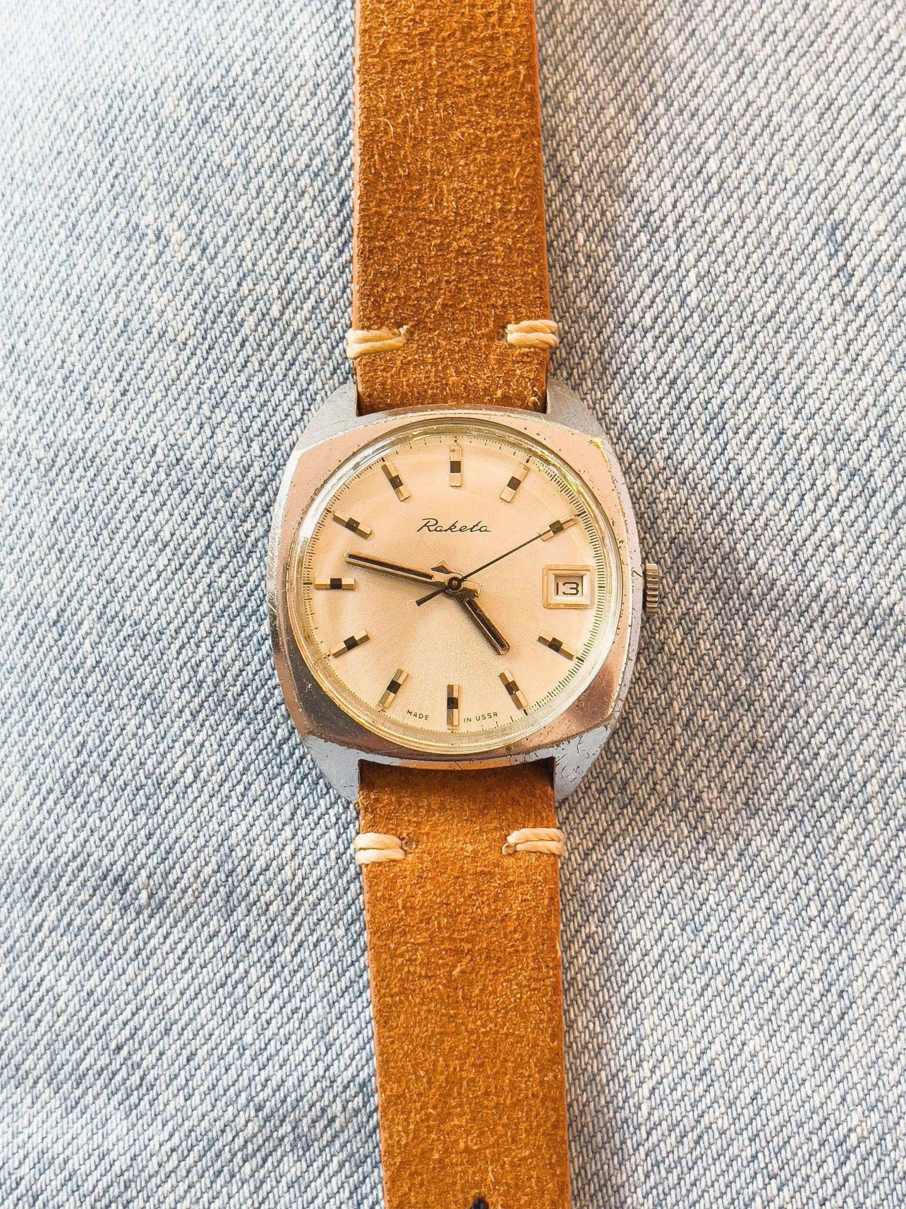 Raketa - Square Date - 1980s - Atelier Victor - Vintage  Shop