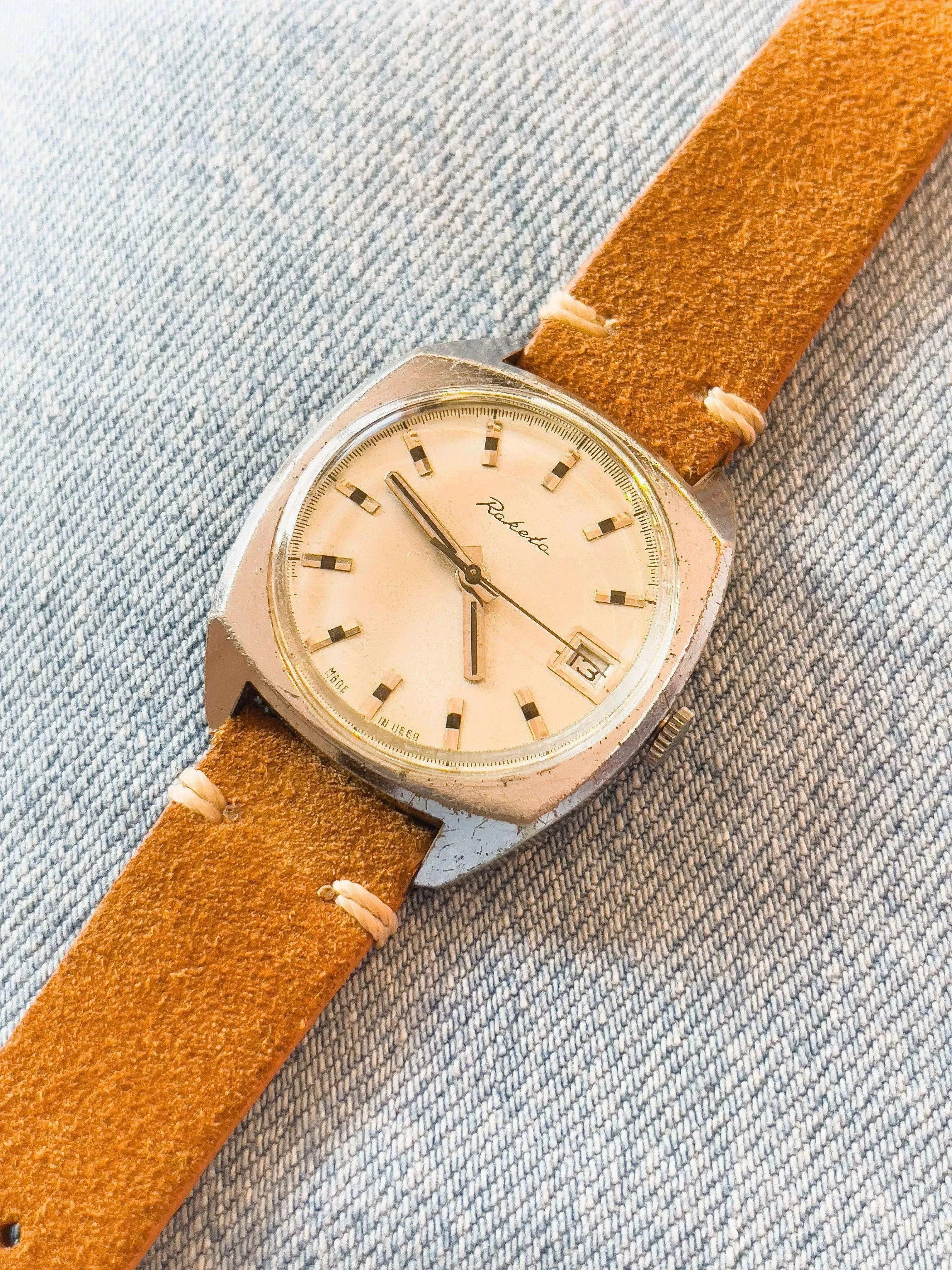 Raketa - Square Date - 1980s - Atelier Victor - Vintage  Shop