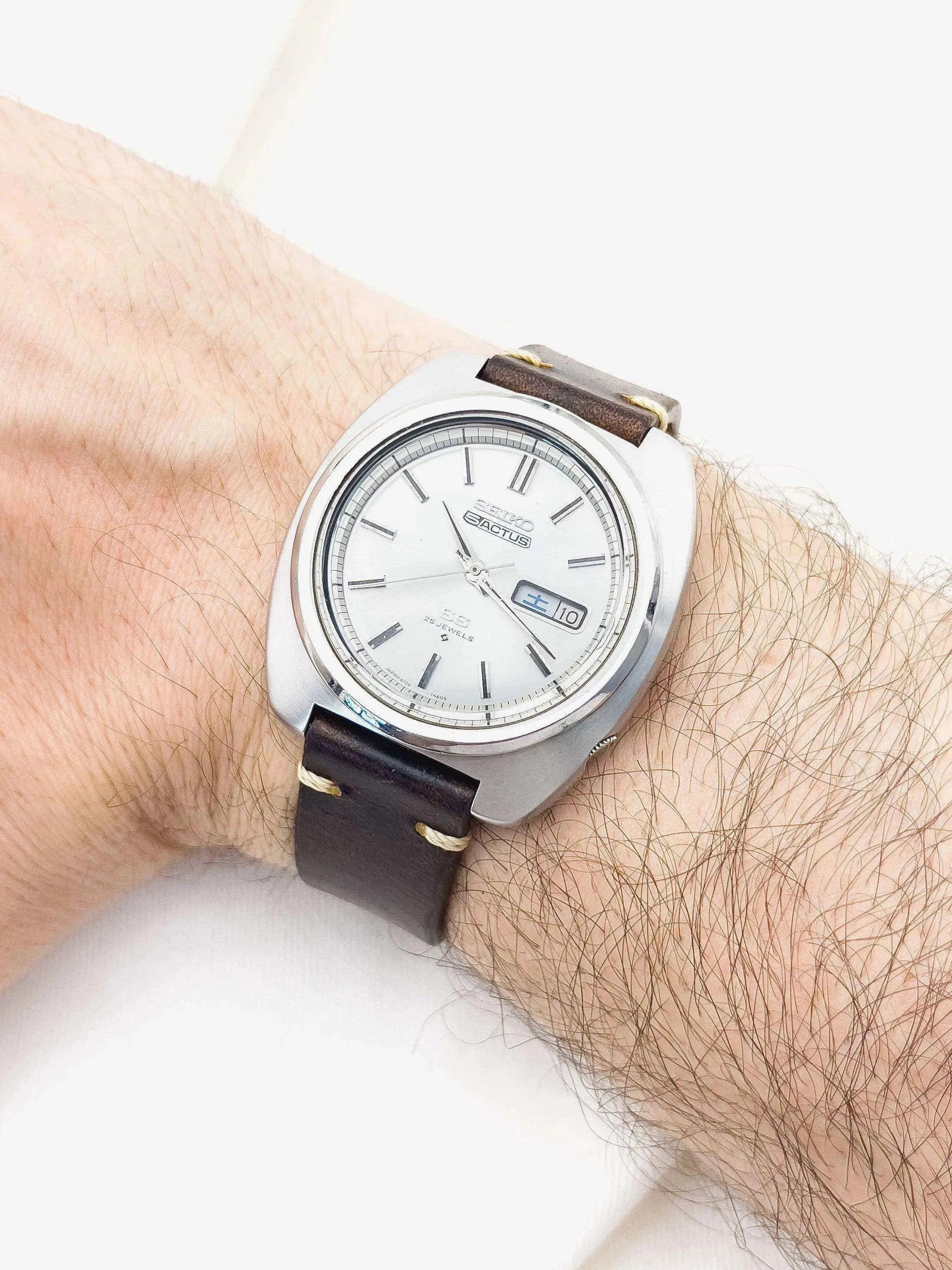 Seiko - 5 Actus Kanji Cuir 40mm - 1970 - Atelier Victor Paris - Vintage Watch Shop Dubai