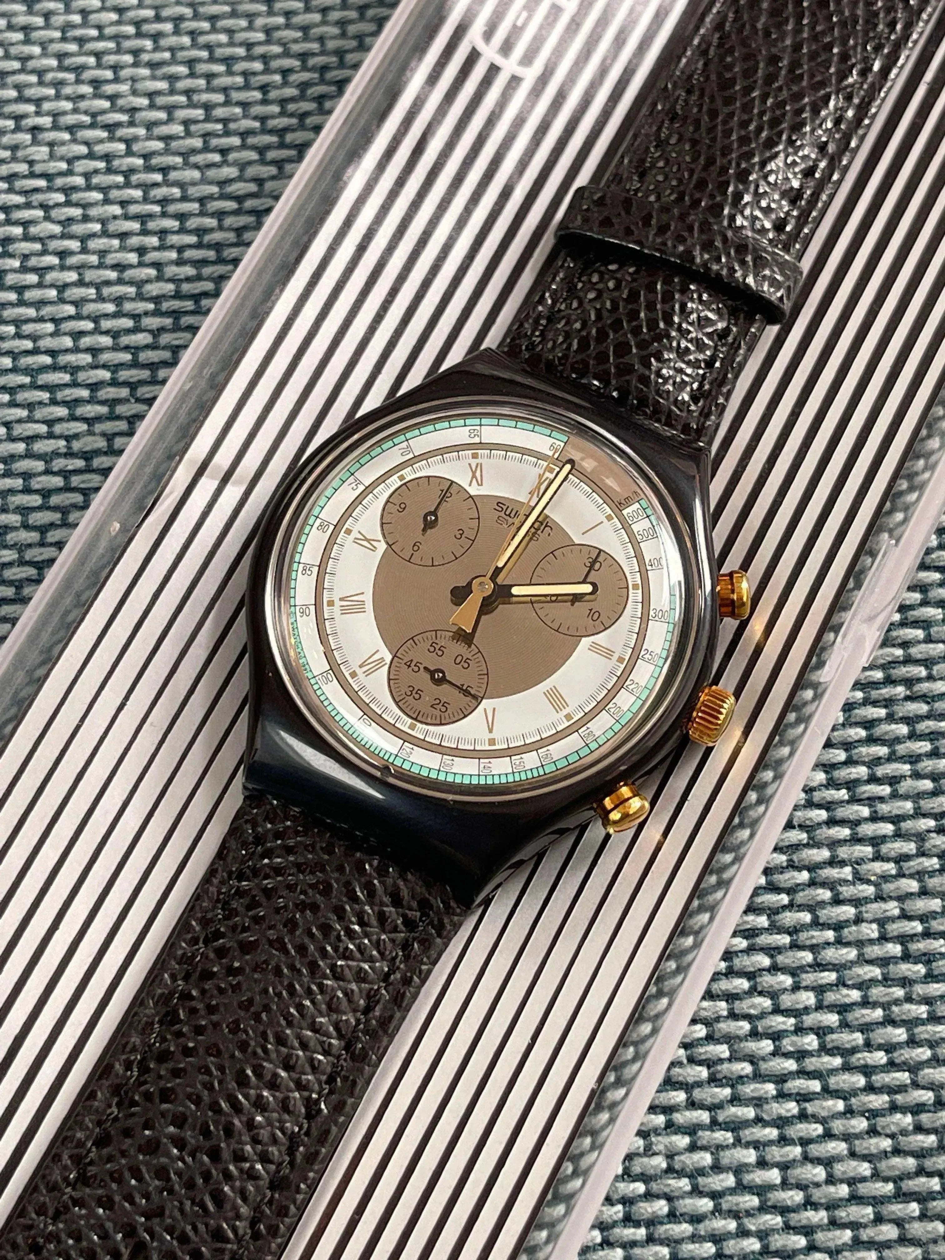 Swatch - Colassal - 1990s - Atelier Victor - Vintage  Shop