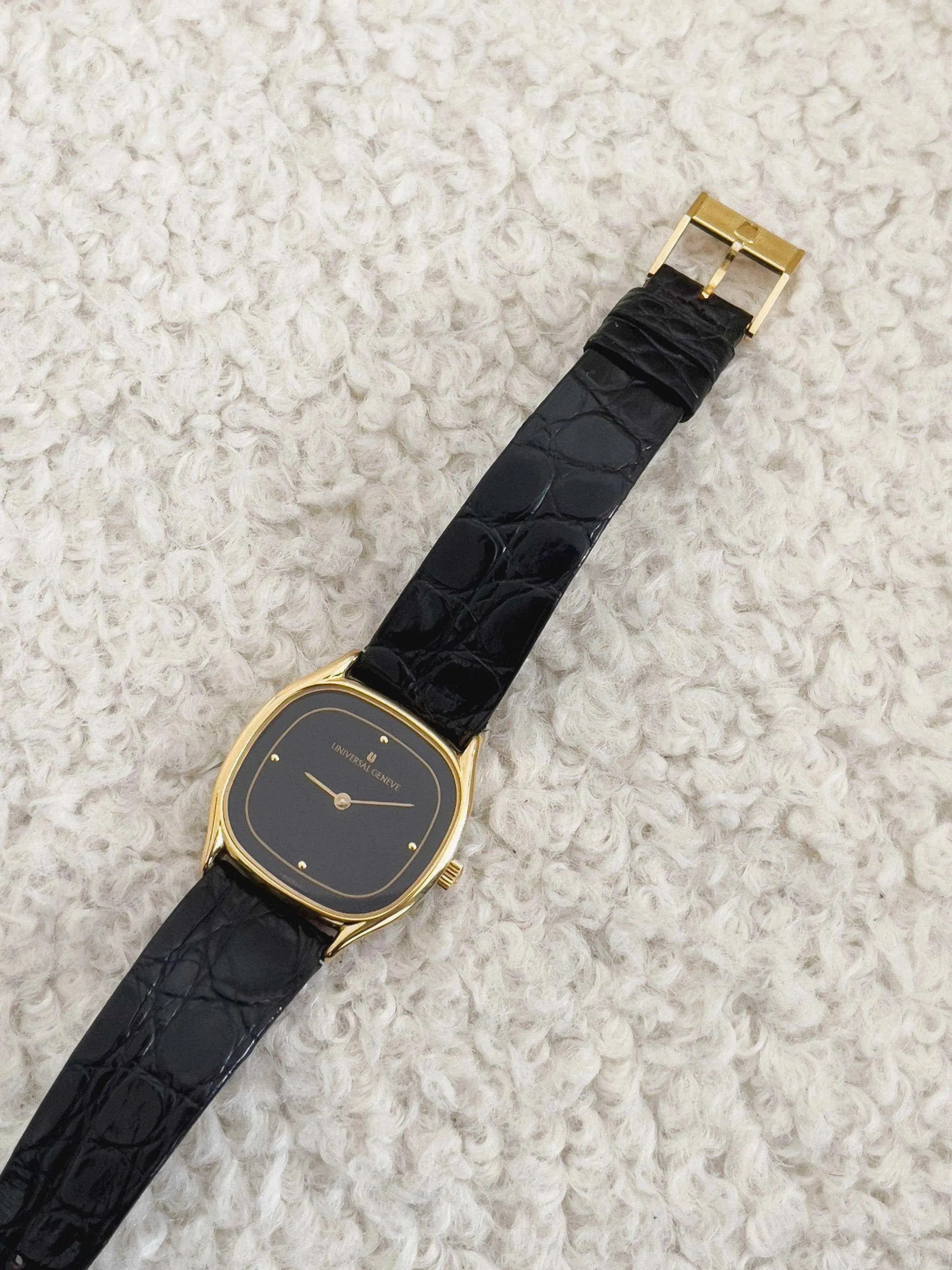 Universal Genève - Onyx - 1970s - Atelier Victor - Vintage Watch Shop
