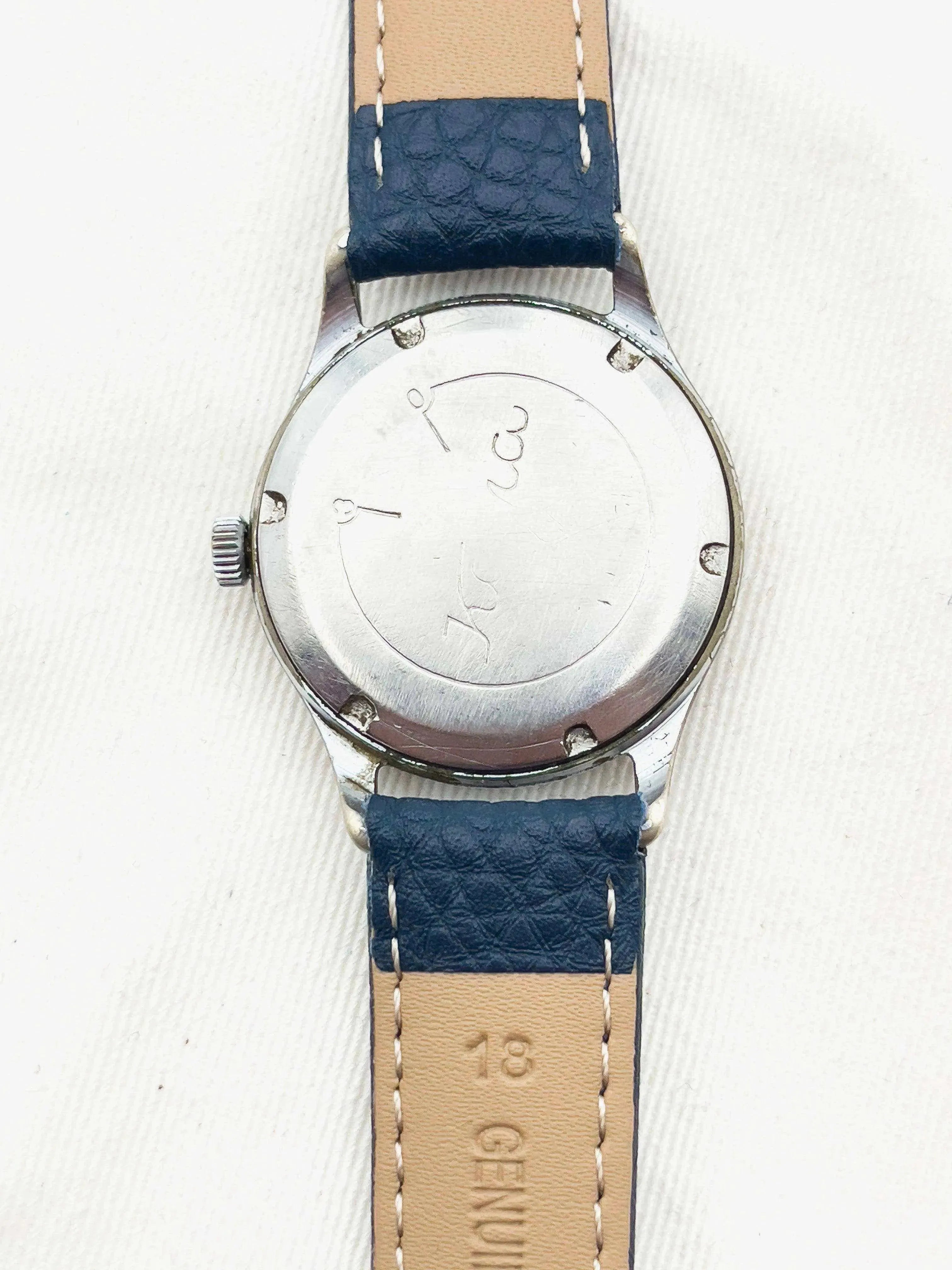 Vostok - Militaire patiné Petite-seconde - 1950s - Atelier Victor Paris - Vintage Watch Shop Dubai