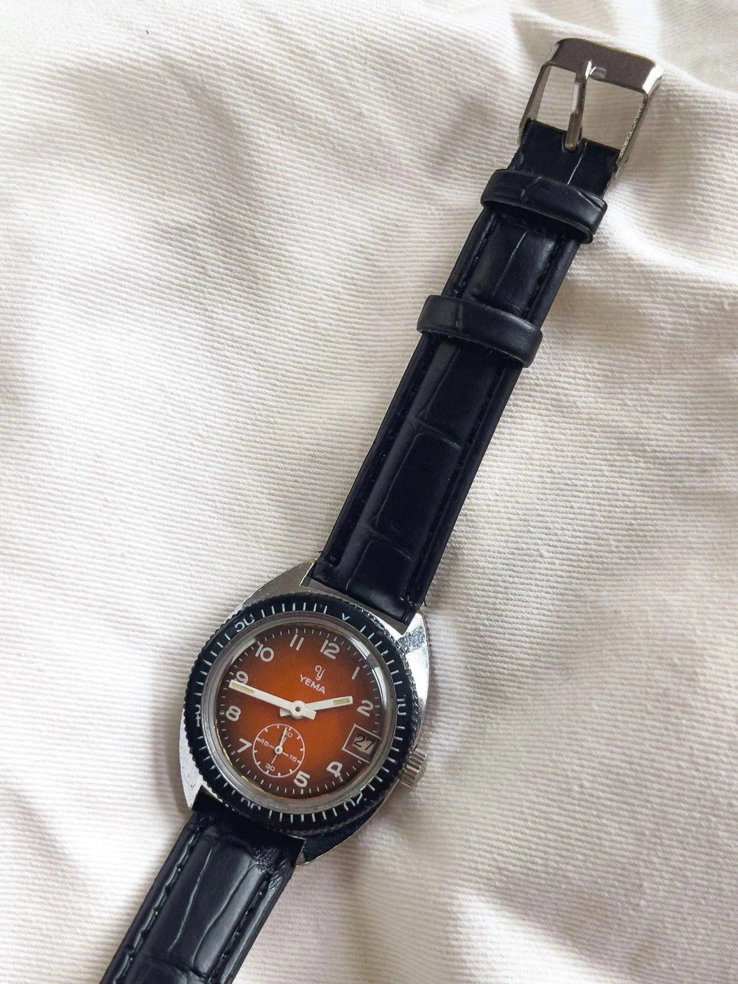 Yema - Plongeuse Tropical Petite-Seconde Date - 1970s - Atelier Victor Paris - Vintage Watch Shop Dubai