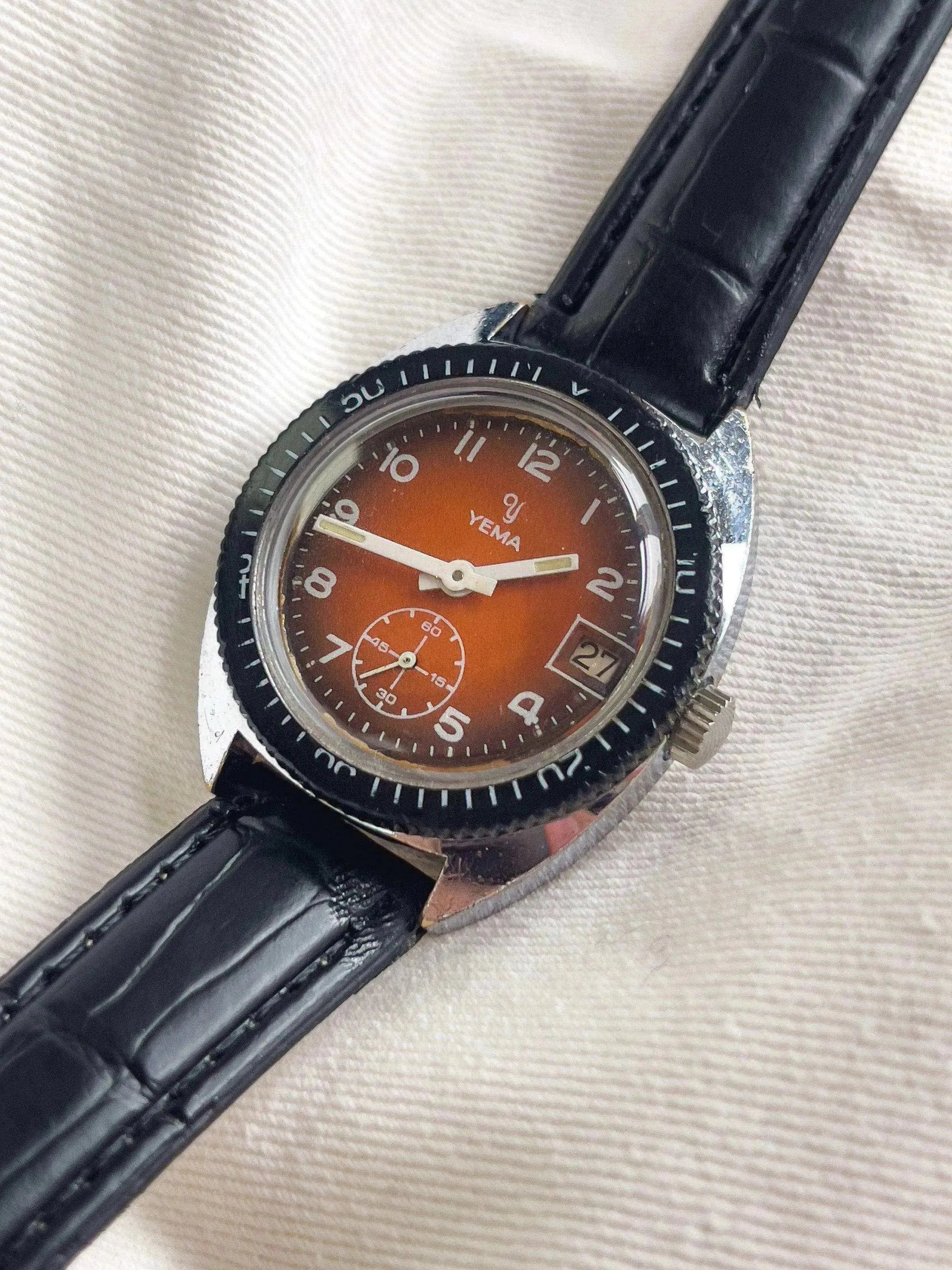 Yema - Plongeuse Tropical Petite-Seconde Date - 1970s - Atelier Victor Paris - Vintage Watch Shop Dubai